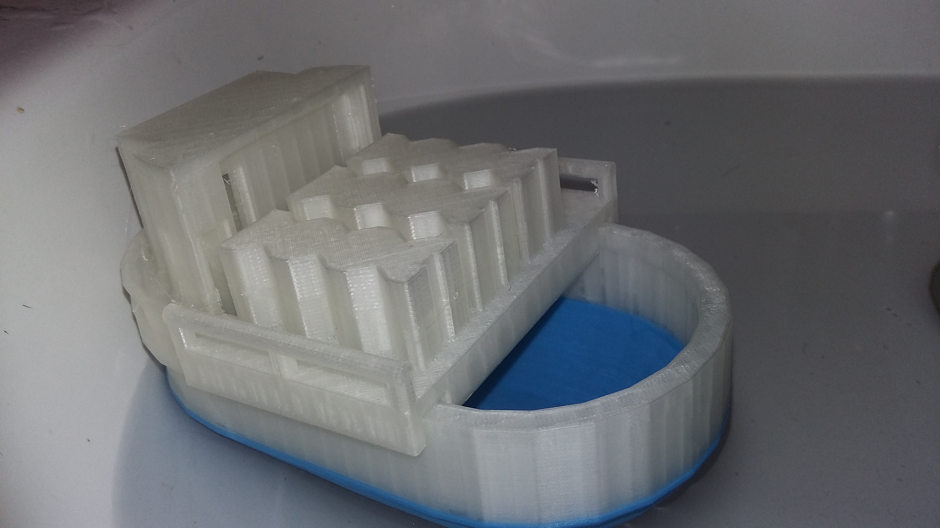Container cargo for cargo ship / barge