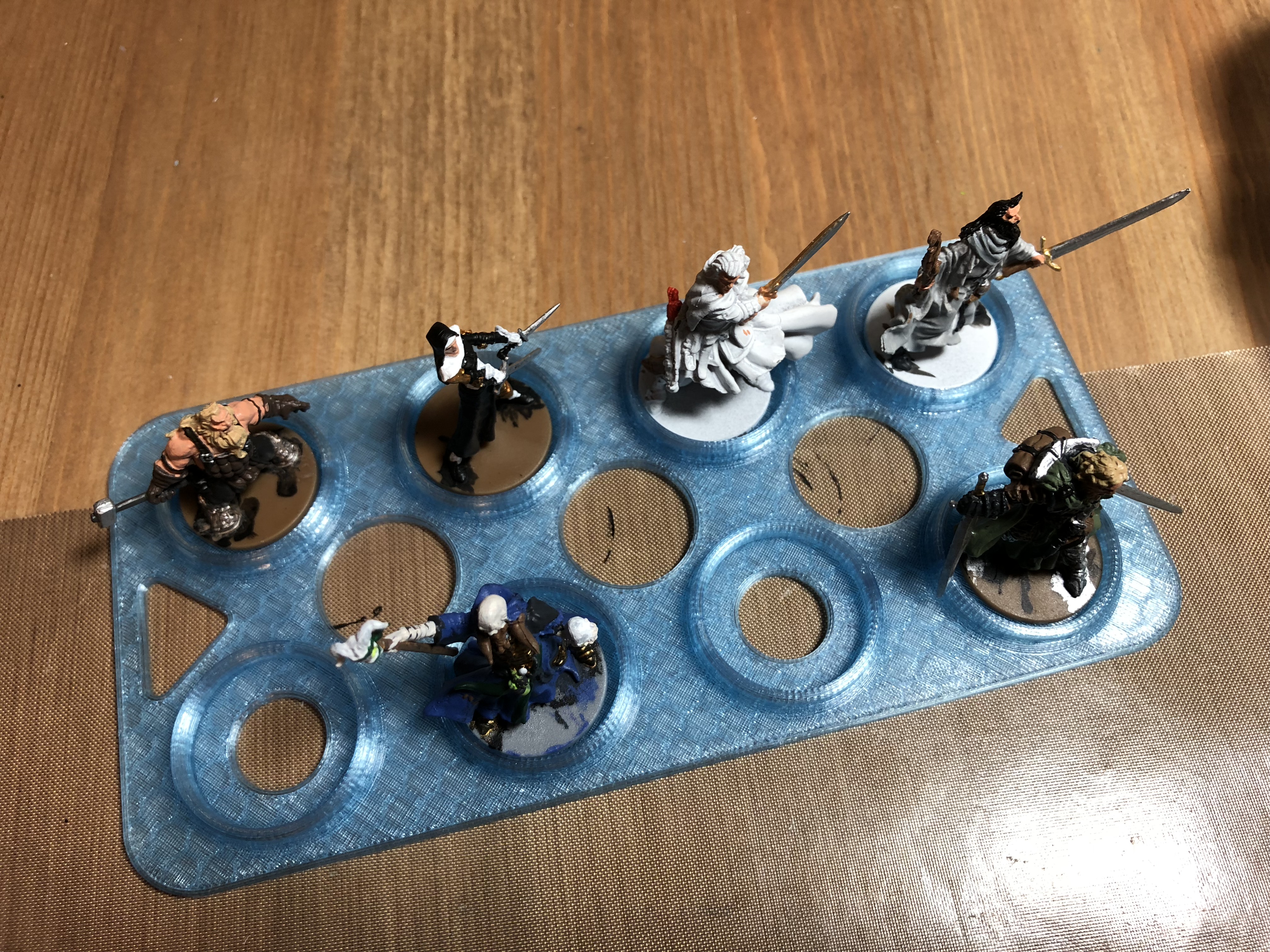 Tray for carrying wet minis
