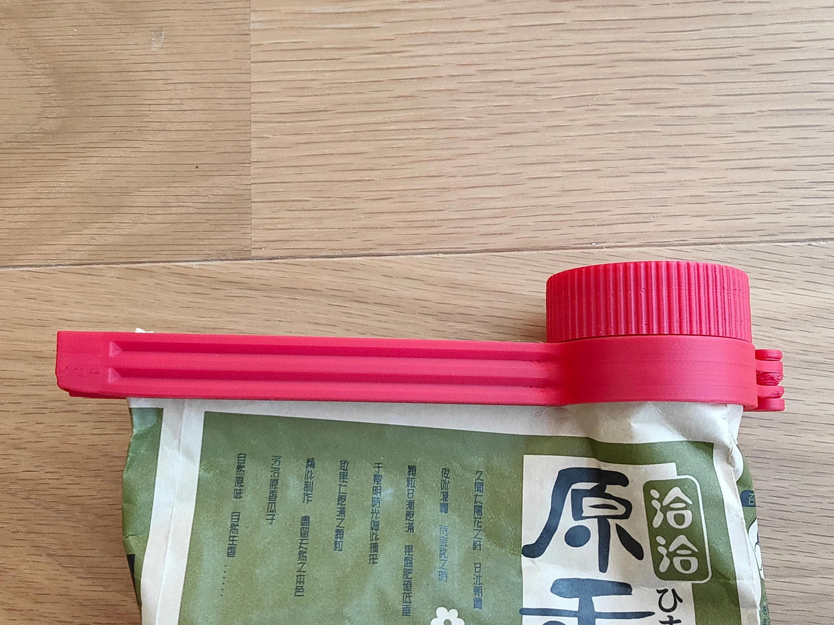 Bag Clip with Screw Cap