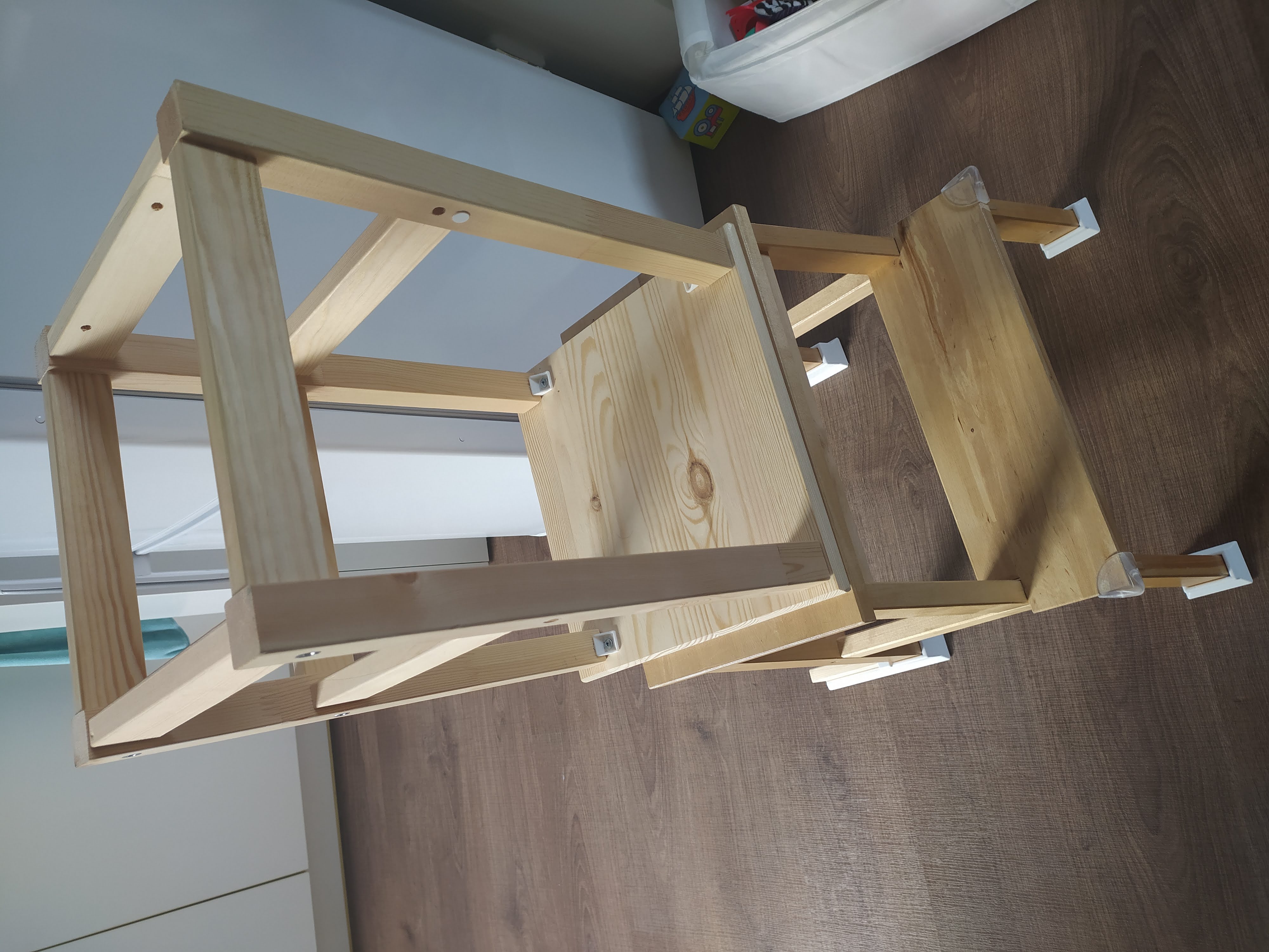 DIY Kids kitchen stepstool feet