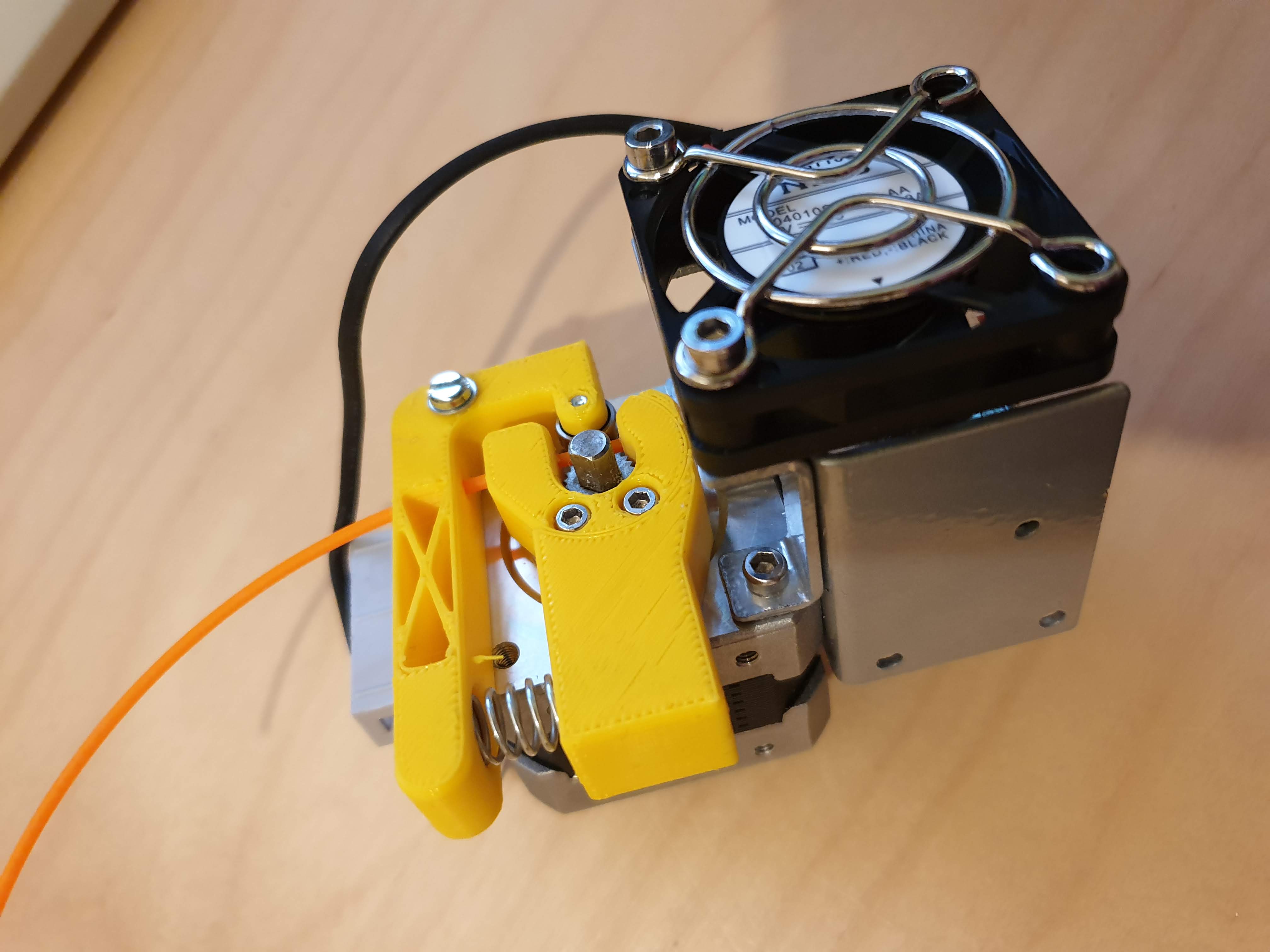 Springloaded extruder for Cetus Mk II