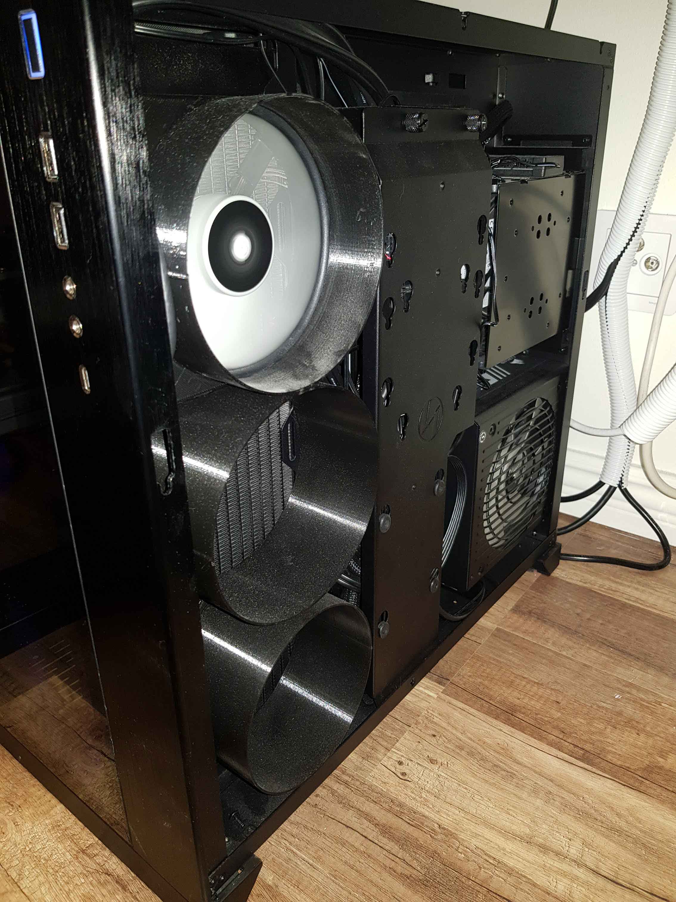 Lian Li O11 Dynamic radiator shroud for 120mm fan