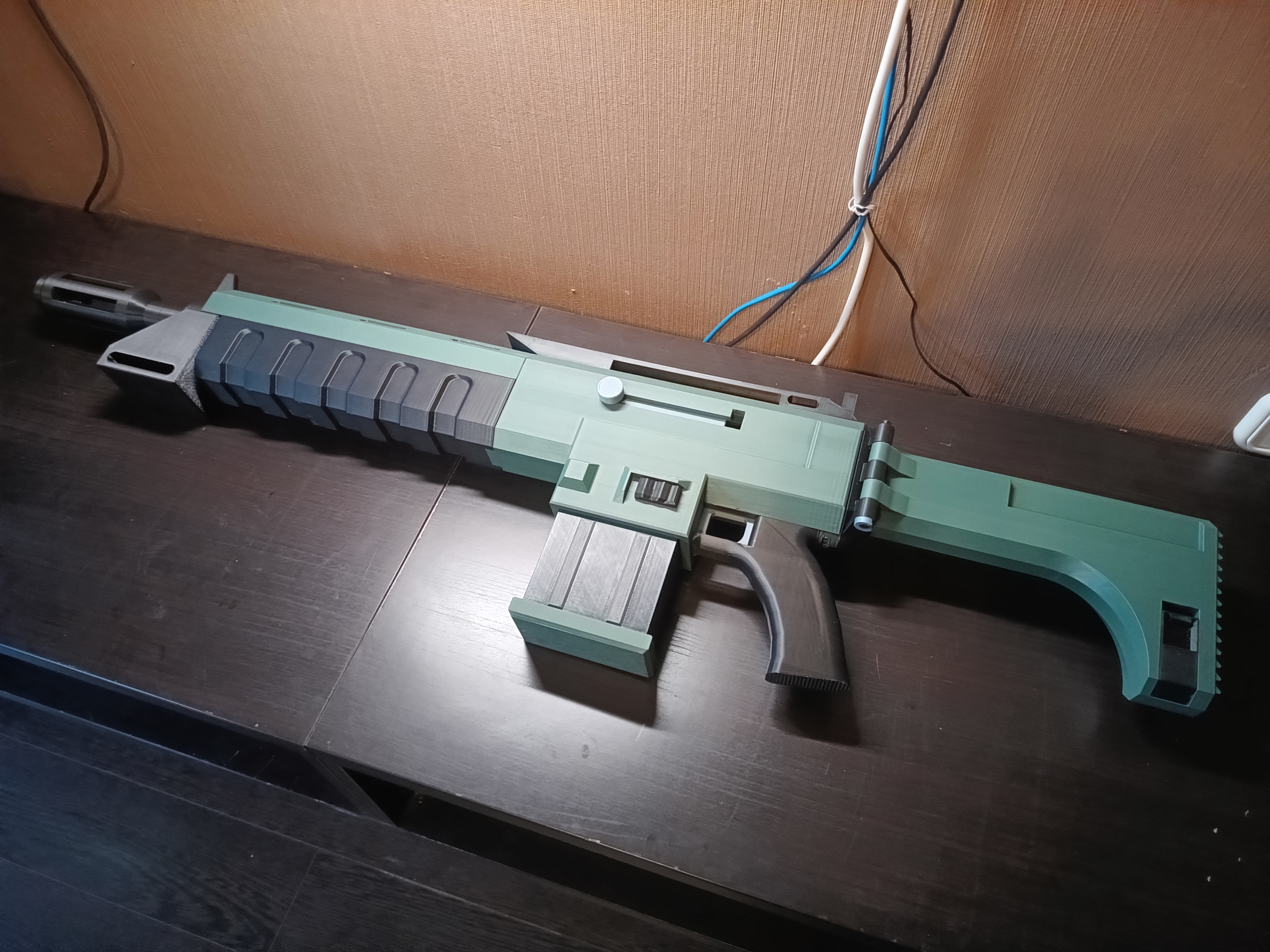 Warhammer 40k Agripinaa pattern autogun (semi working model)