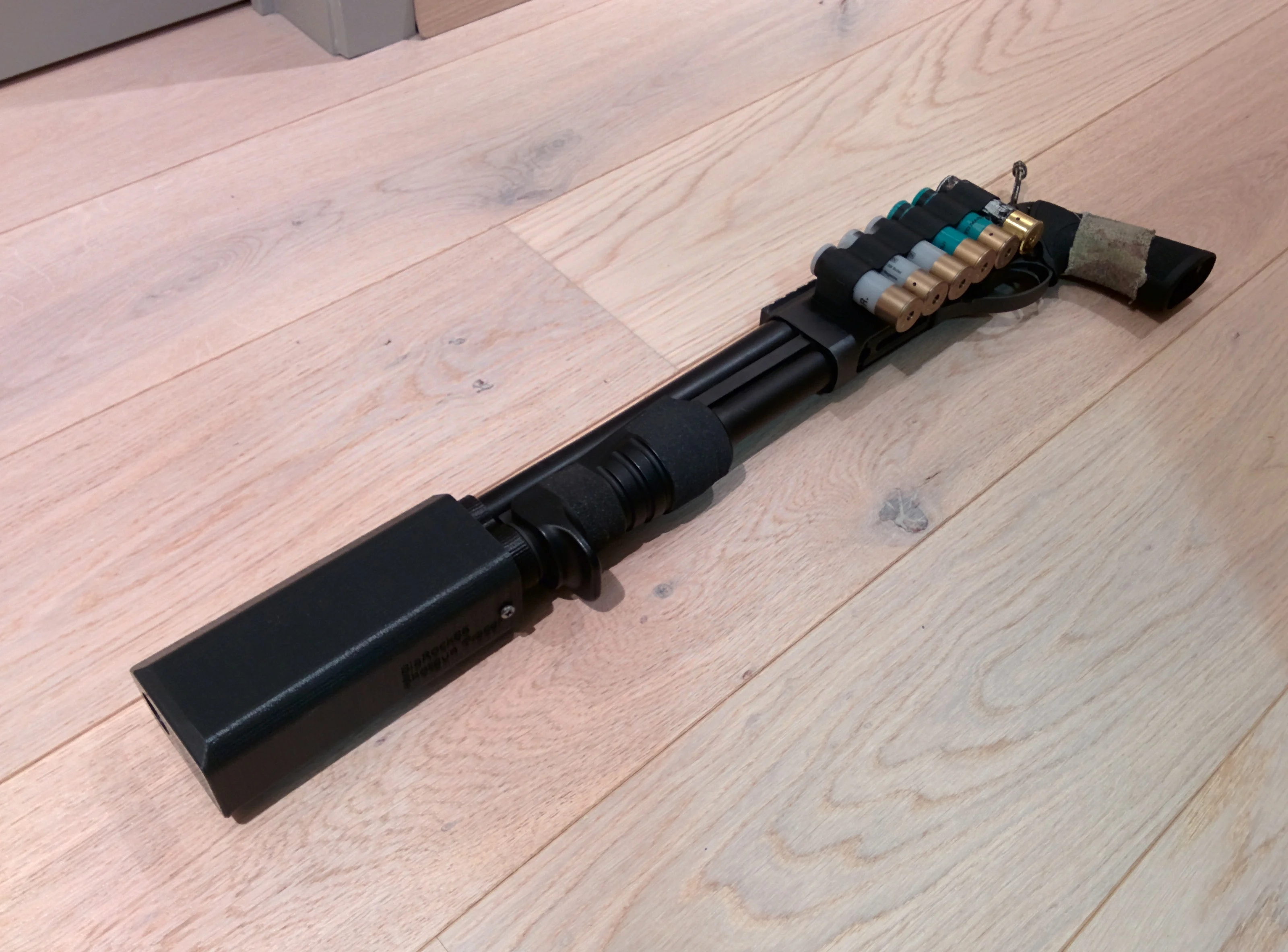 Airsoft M870 Breacher Tracer