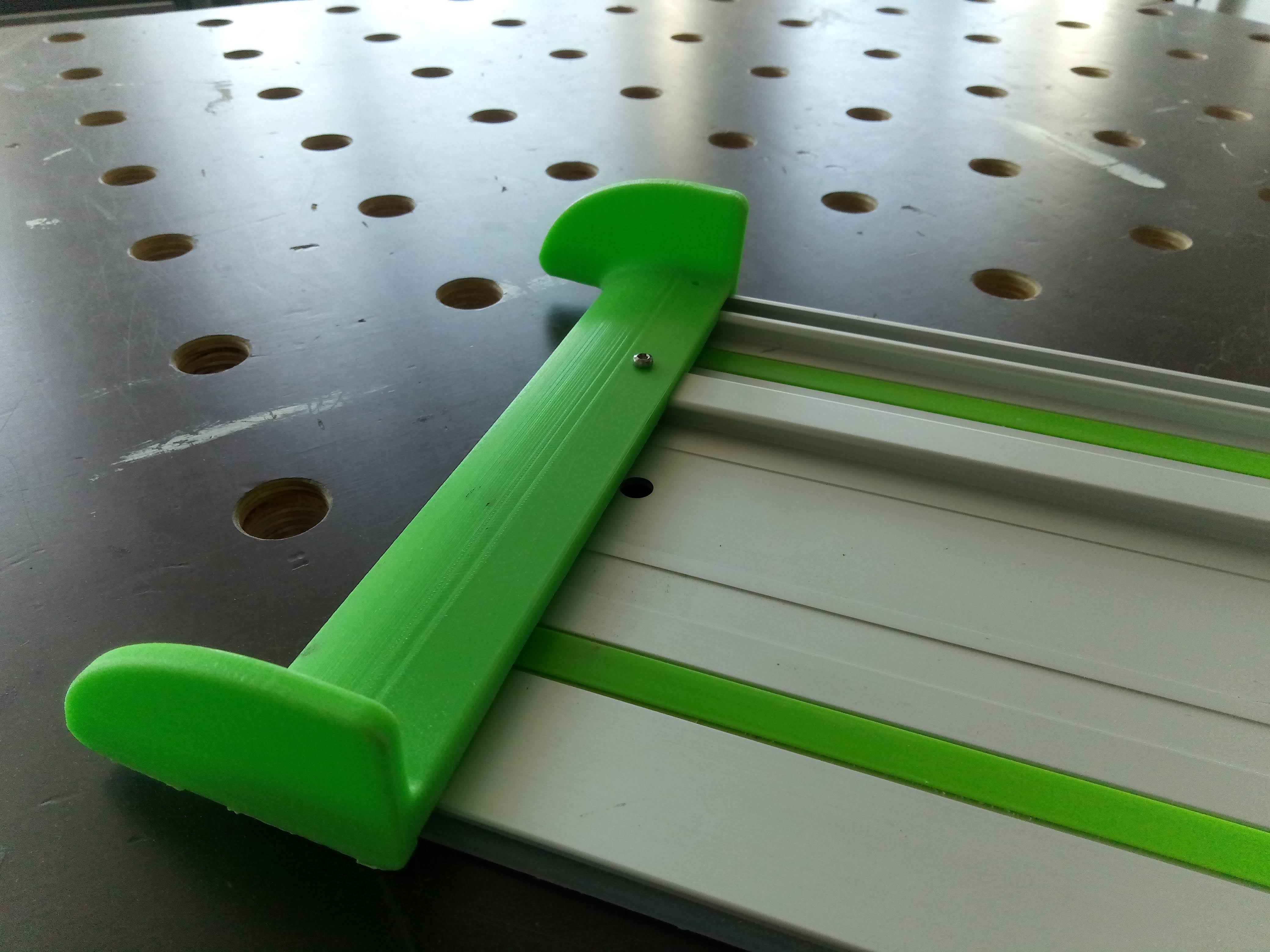Deflector for Festool guideing rails