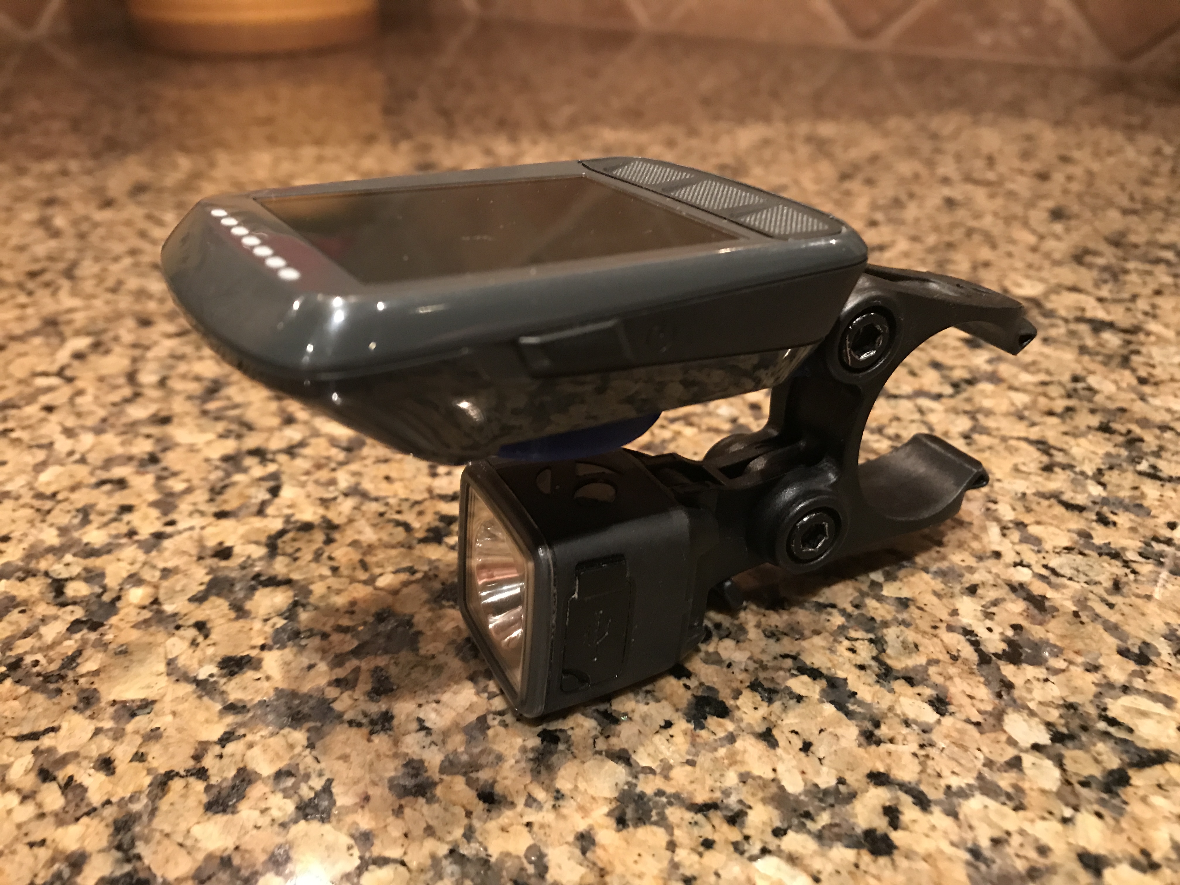 Wahoo Elemnt Bolt mount for Bontrager Blendr mount