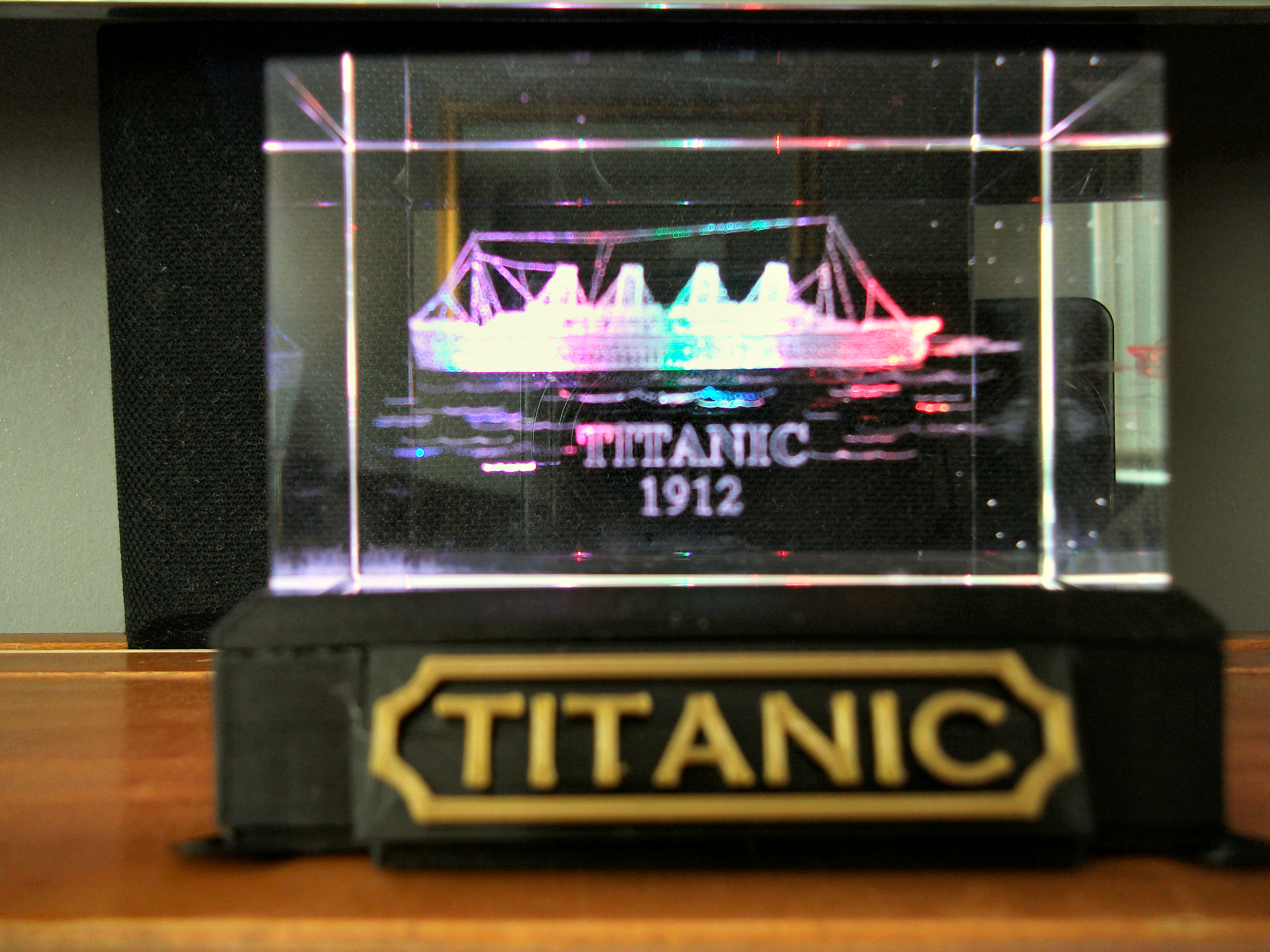 Illuminated Display Base for 3D Laser Engraved Acrylic Block
