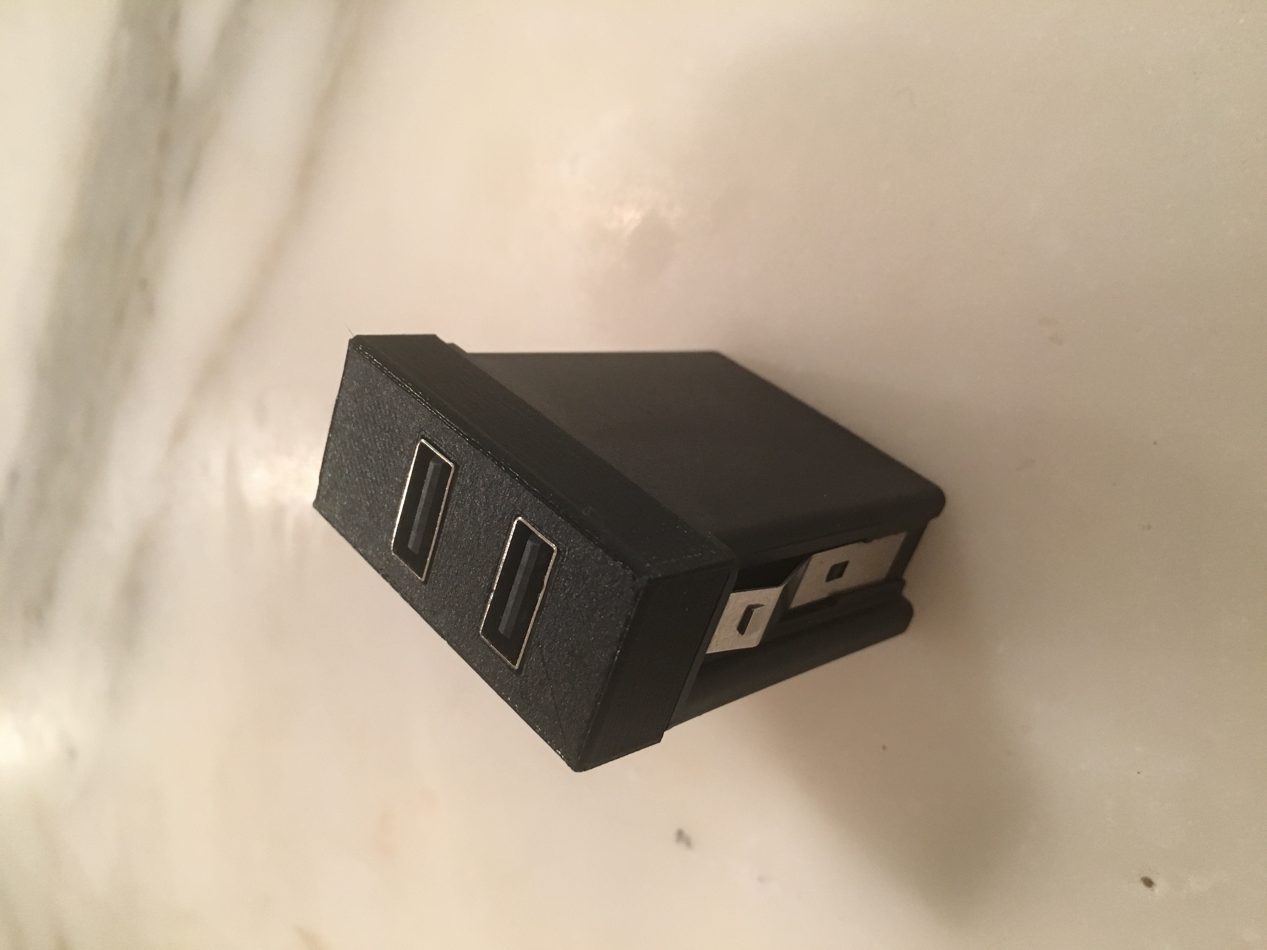 Glovebox USB for BMW vehicle