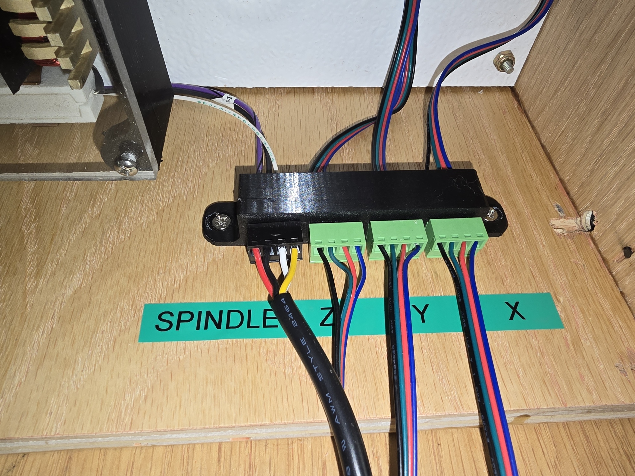4-Pin Connector Holder