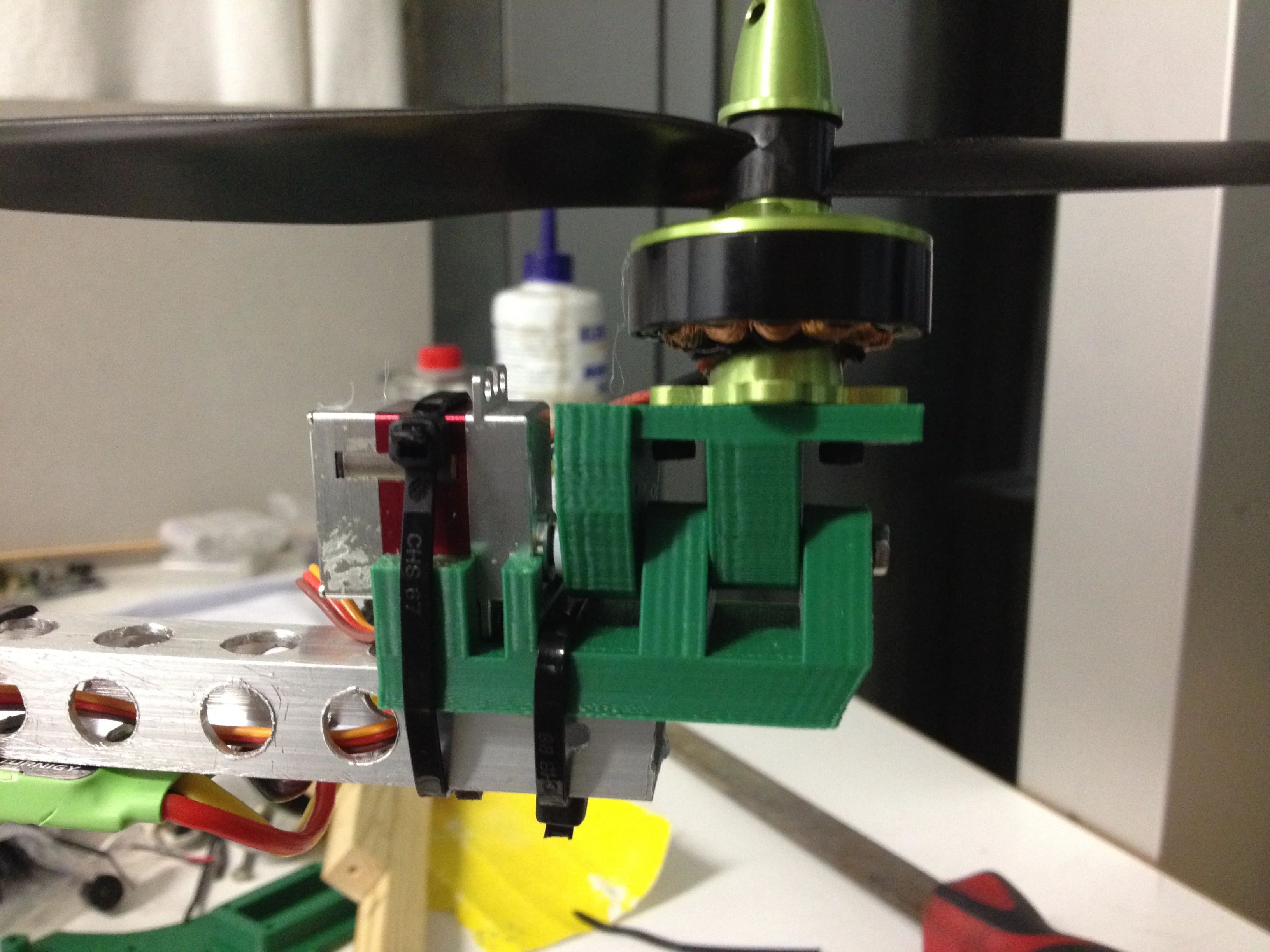 Tricopter YAW Mechanism (Rear motormount)