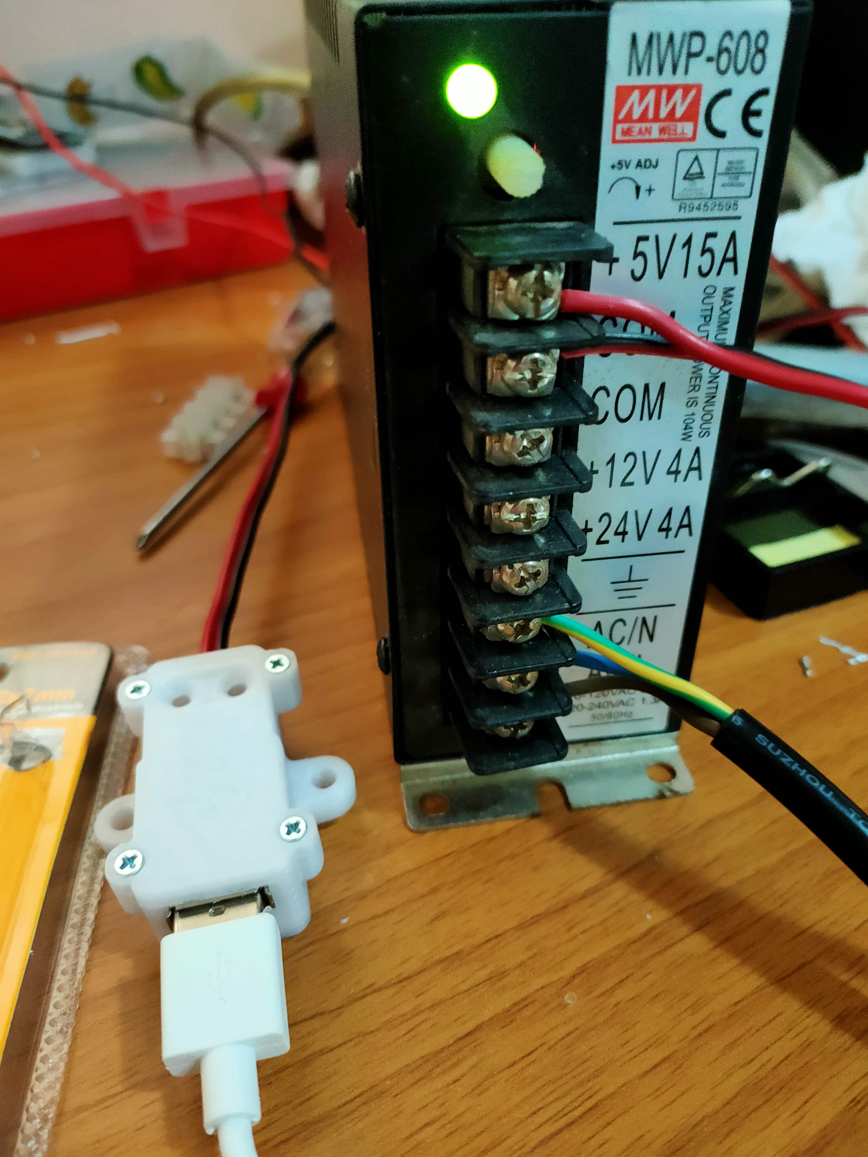 USB Breakout Board with Mammut Terminals