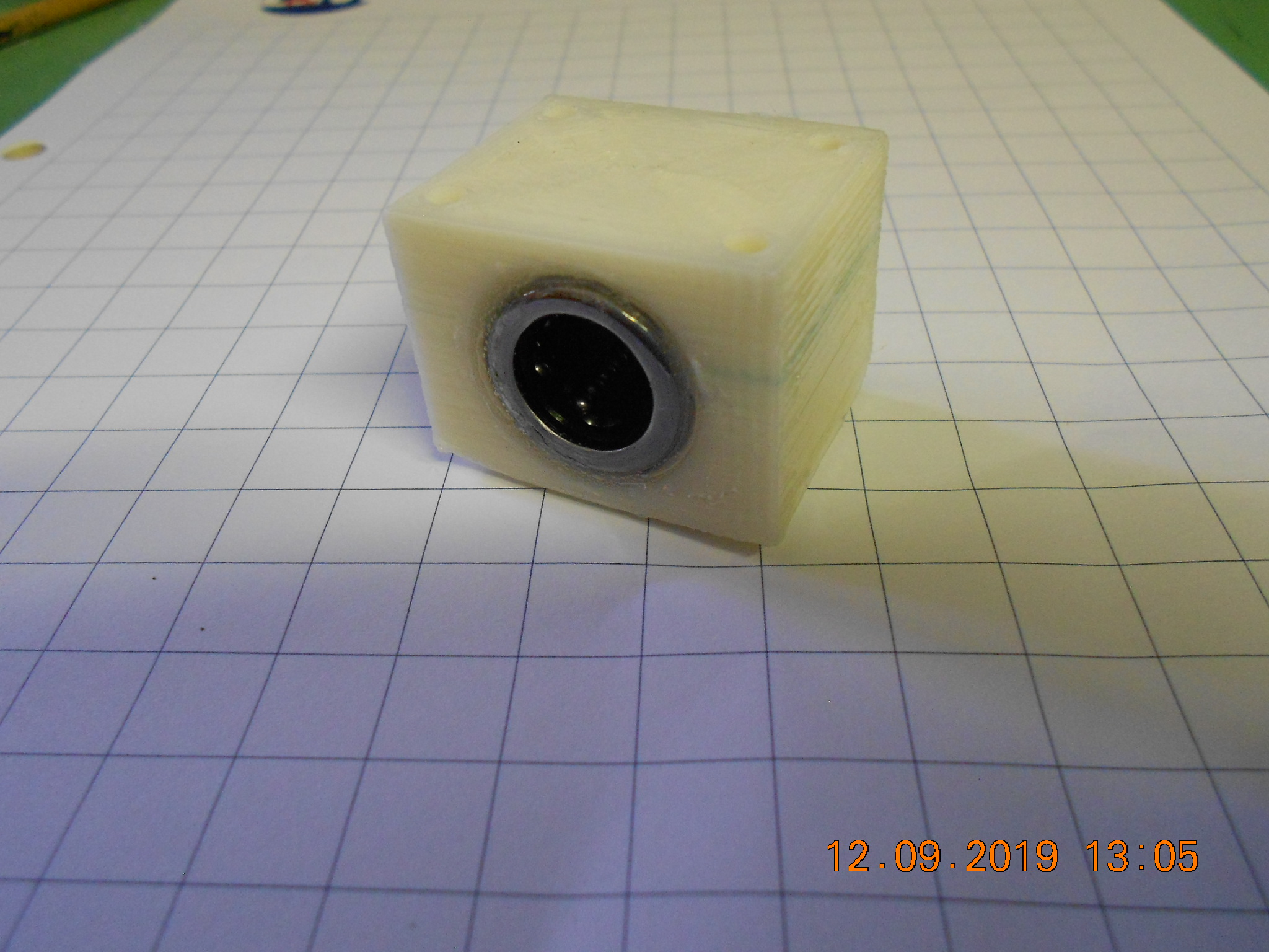 Supporto per cuscinetti lineari LM12 UU