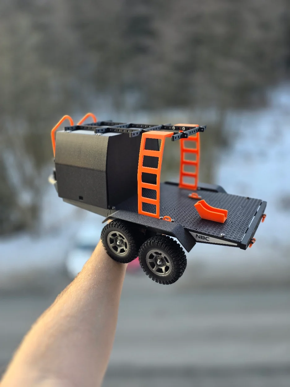 NBC.12 - 1:10 scale off-road Toy Hauler