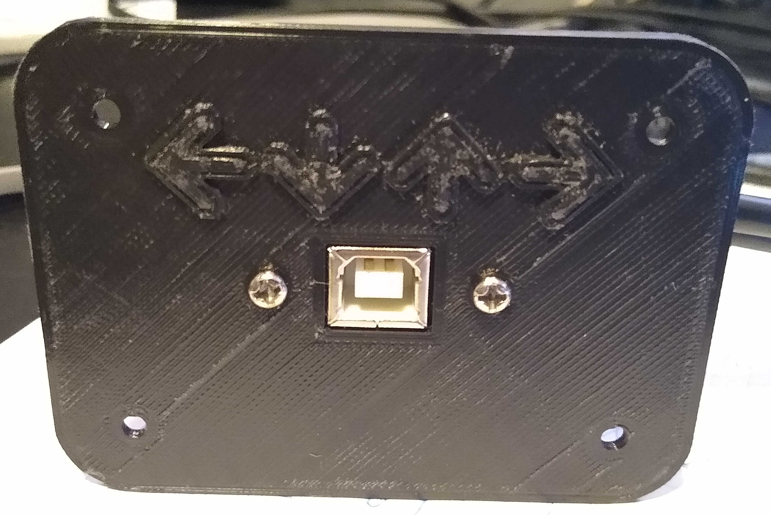 USB B female port mount with DDR arrows