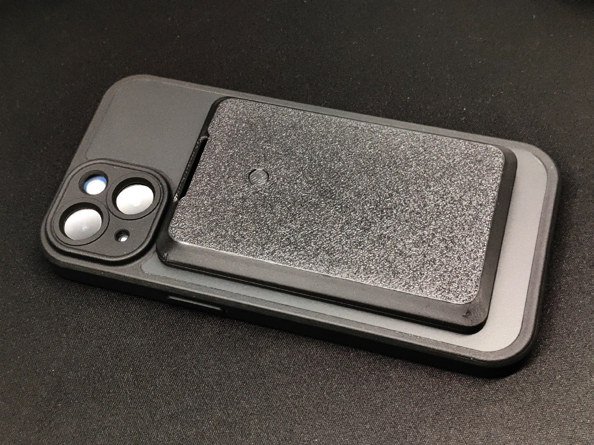 Stealthy magsafe case for Seeed SenseCAP T1000-E