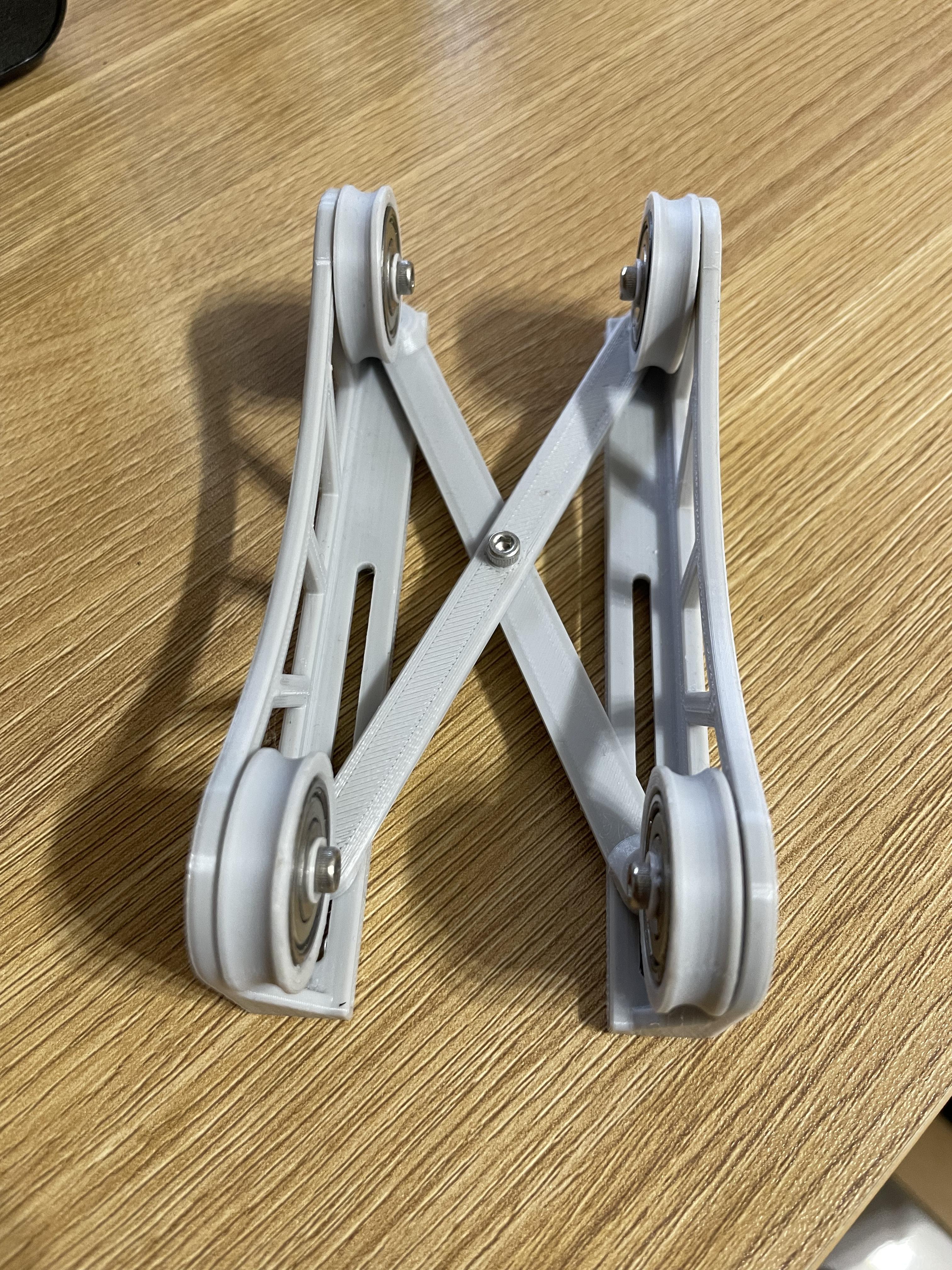 Adjustable TUSH-style spool holder with a scissor mechanism(636Z Bearing)