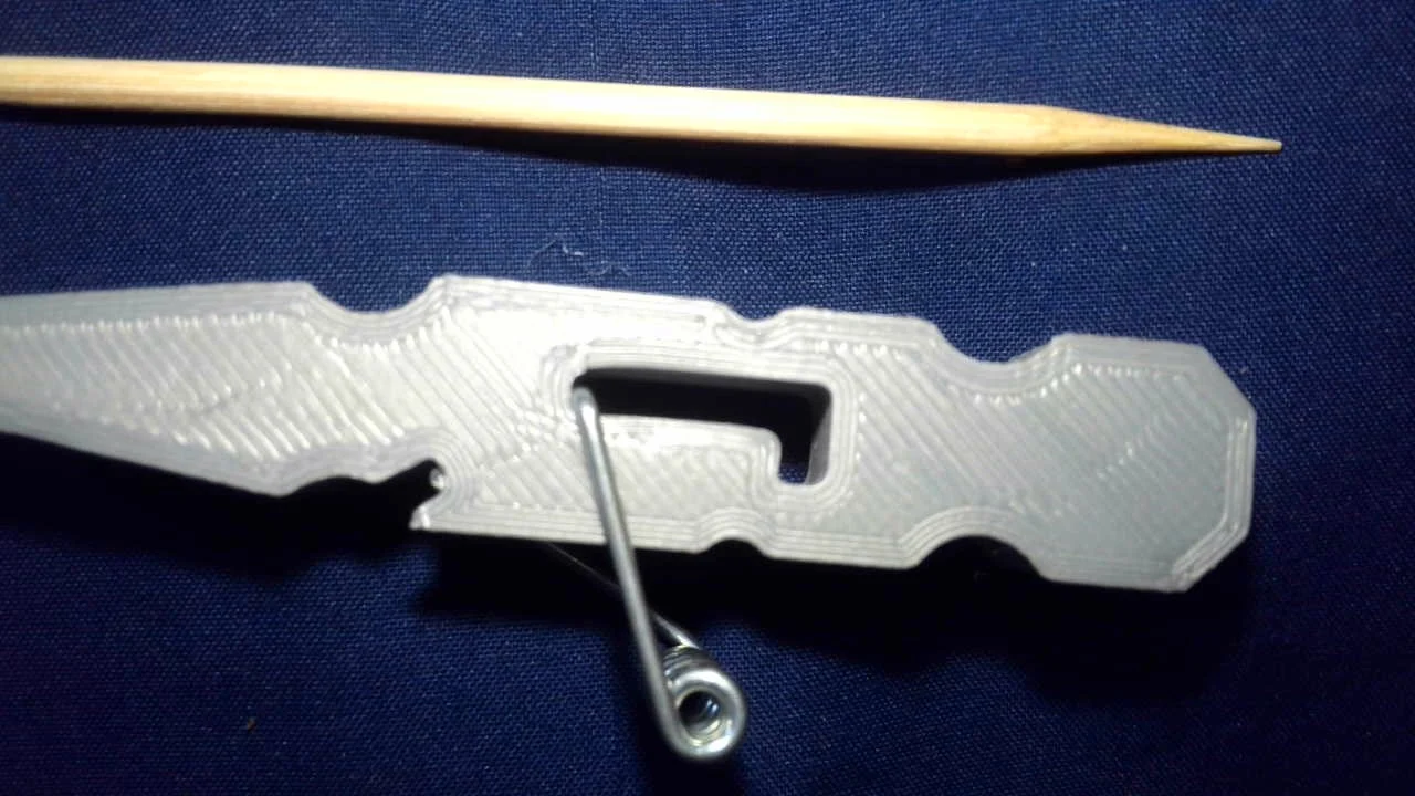 clothespin gun READ DESRIPTION!!
