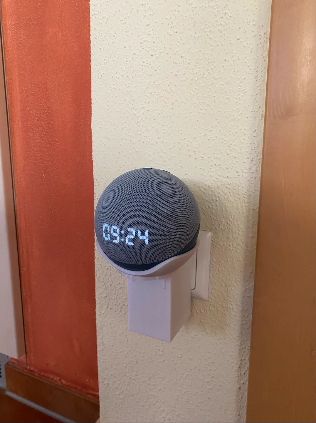 Amazon Echo Dot 4.th gen Plug Mount