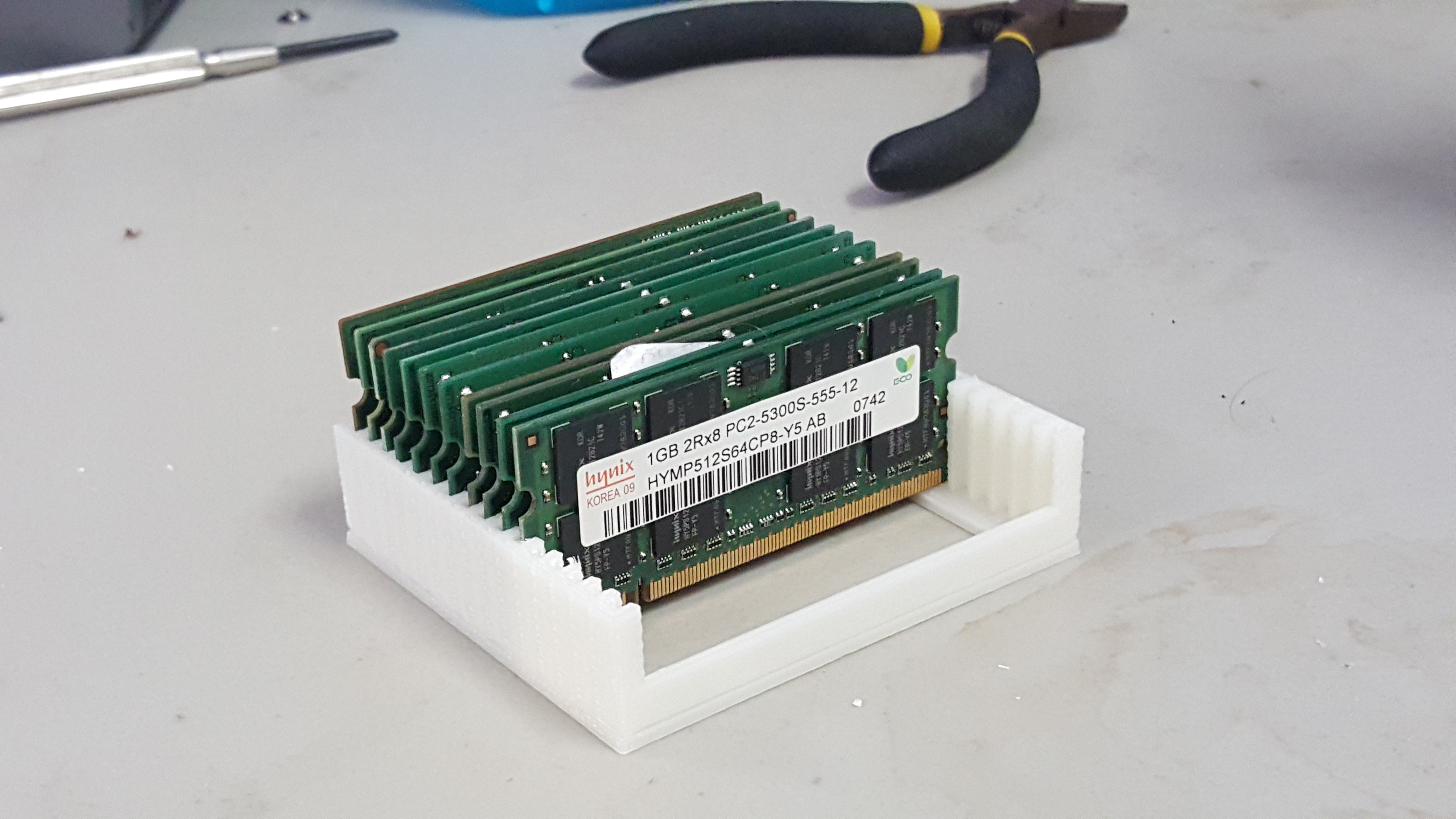 Laptop RAM Stand