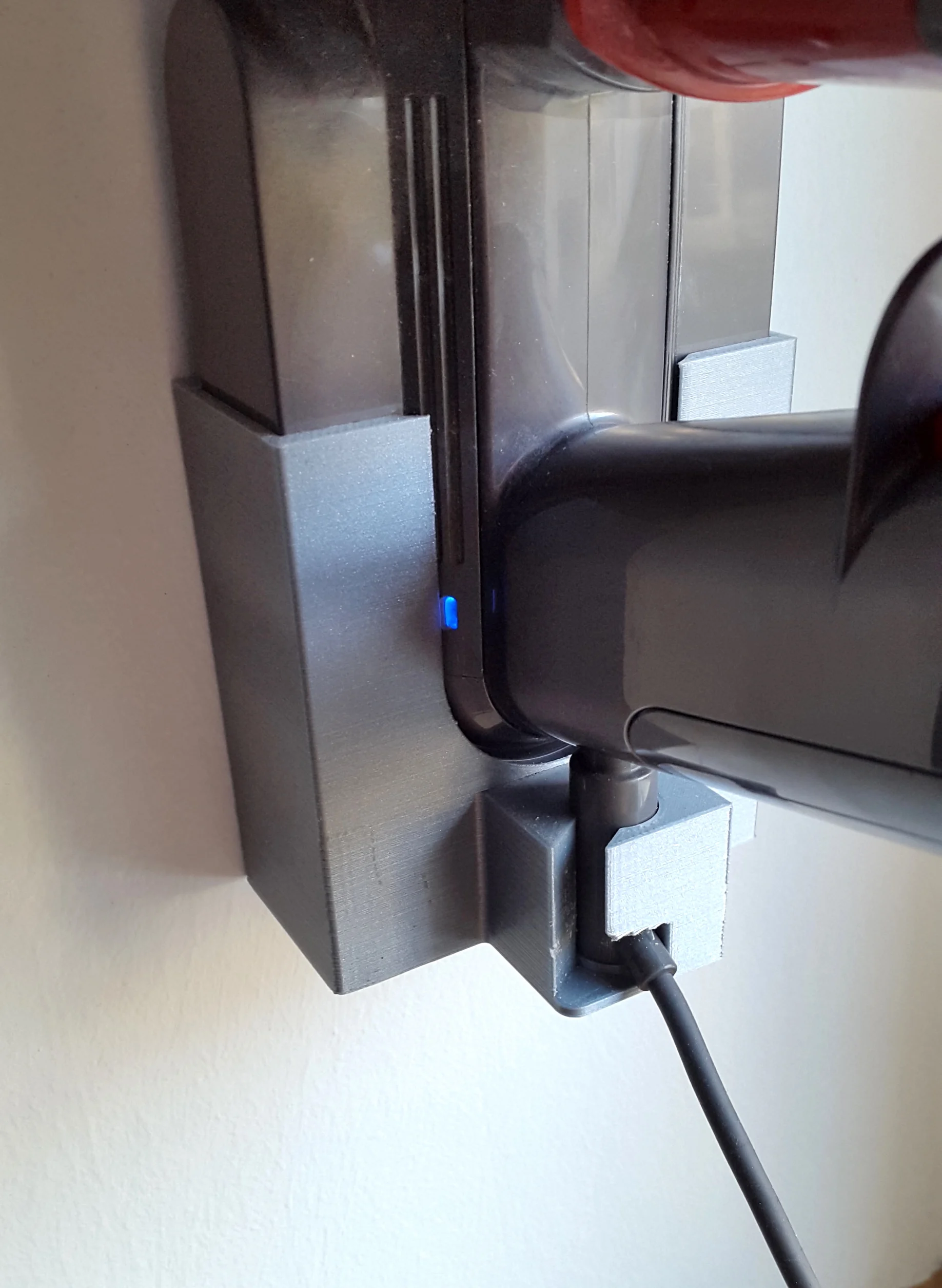 Dyson V6 Trigger charging wall mount