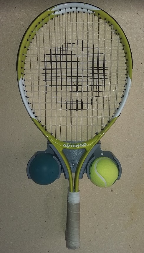 Tennis racket wall holder