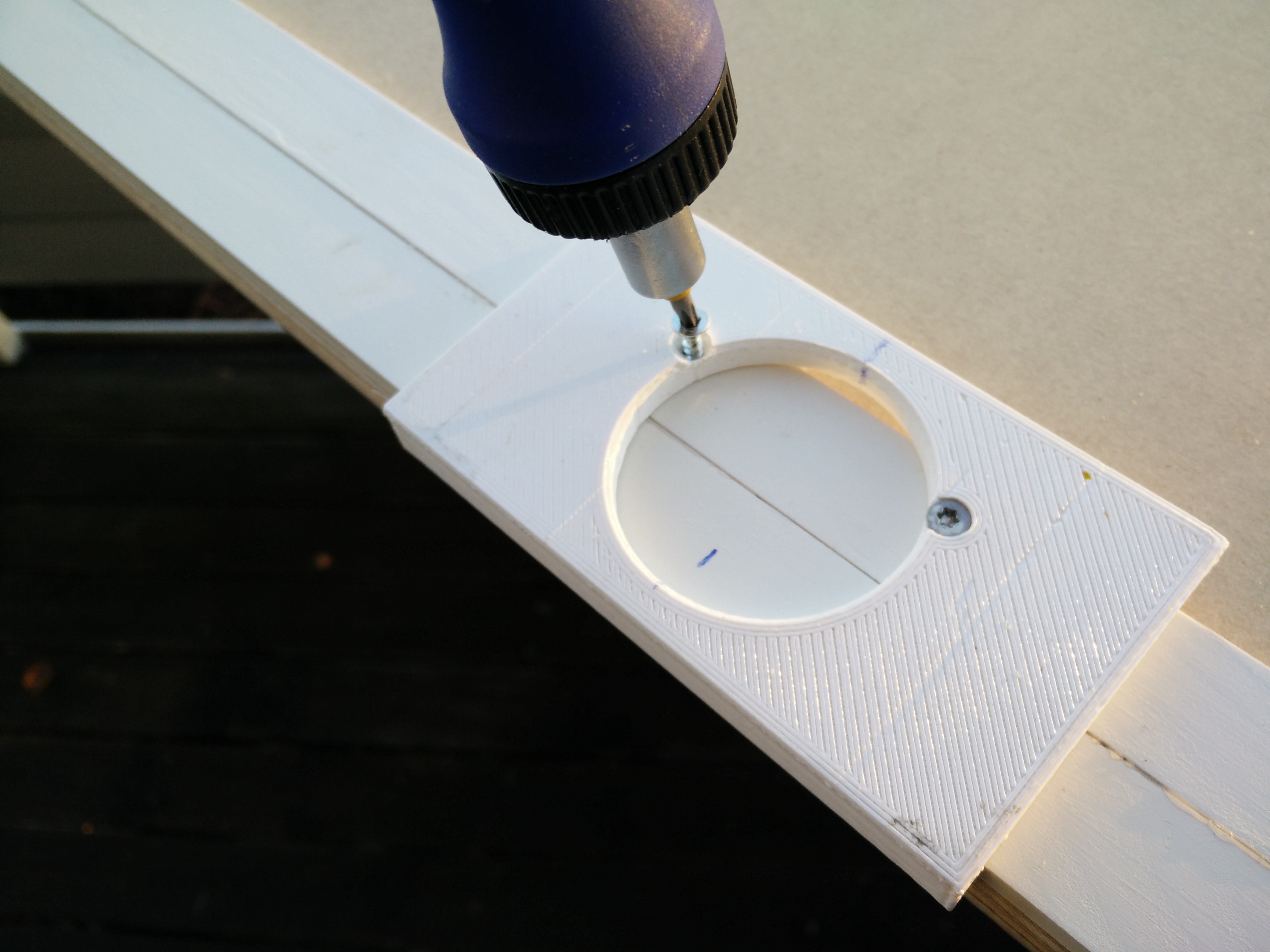 Router jig for concealed Blum cabinet hinges