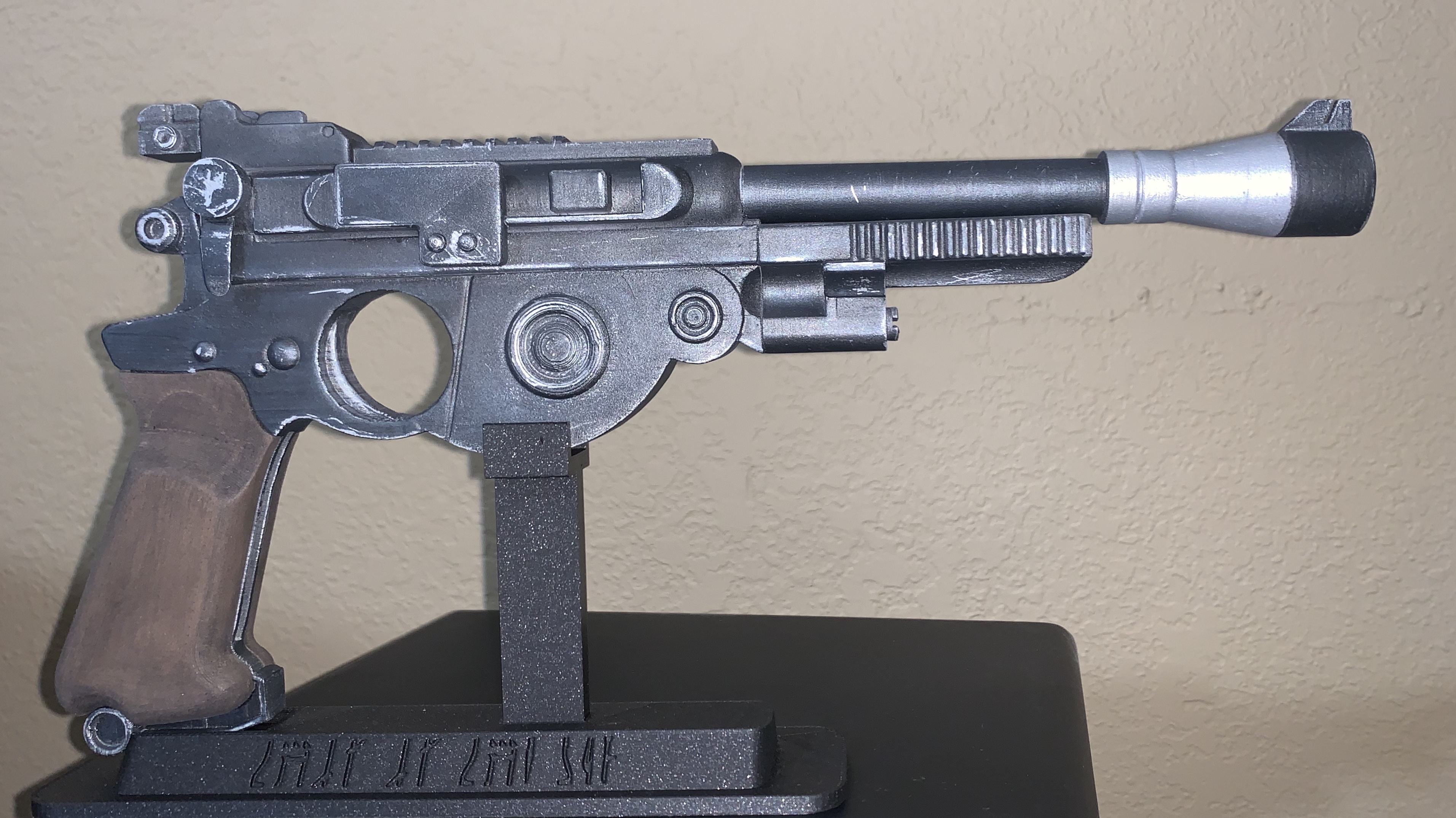 Madalorian Blaster Stand