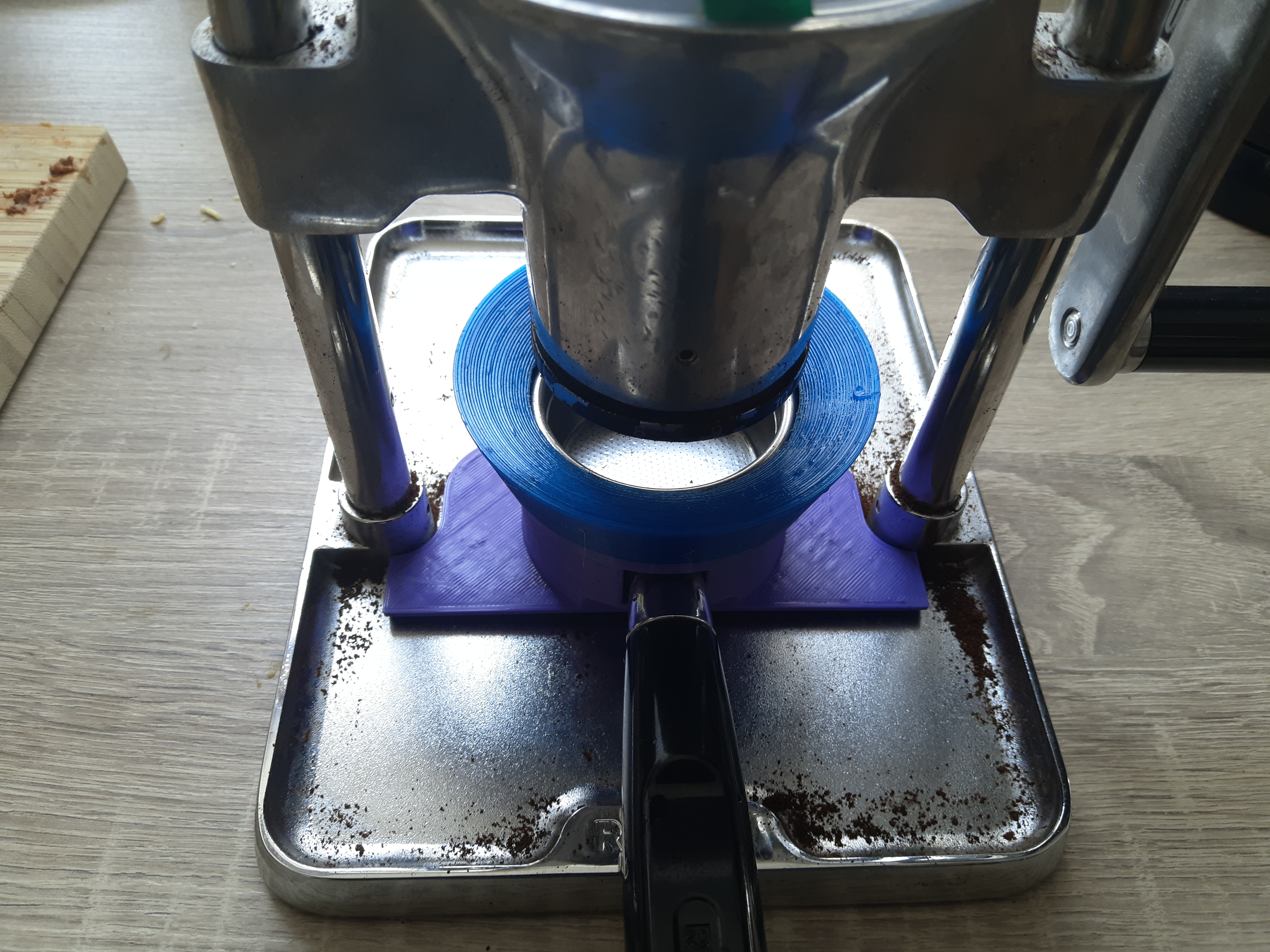ROK grinder Portafilter station