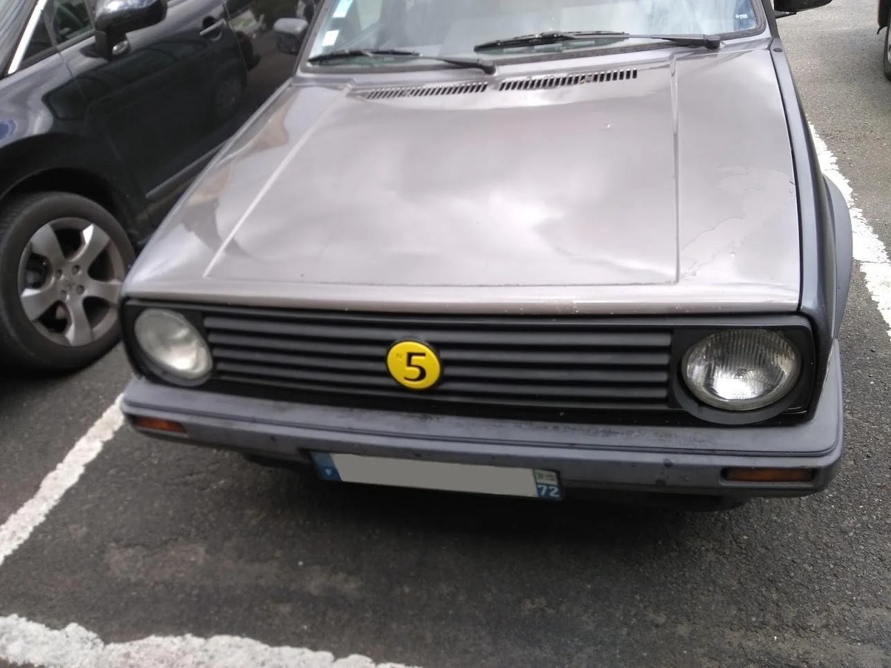 Number 5 logo for Volkswagen Golf mkII after 88'