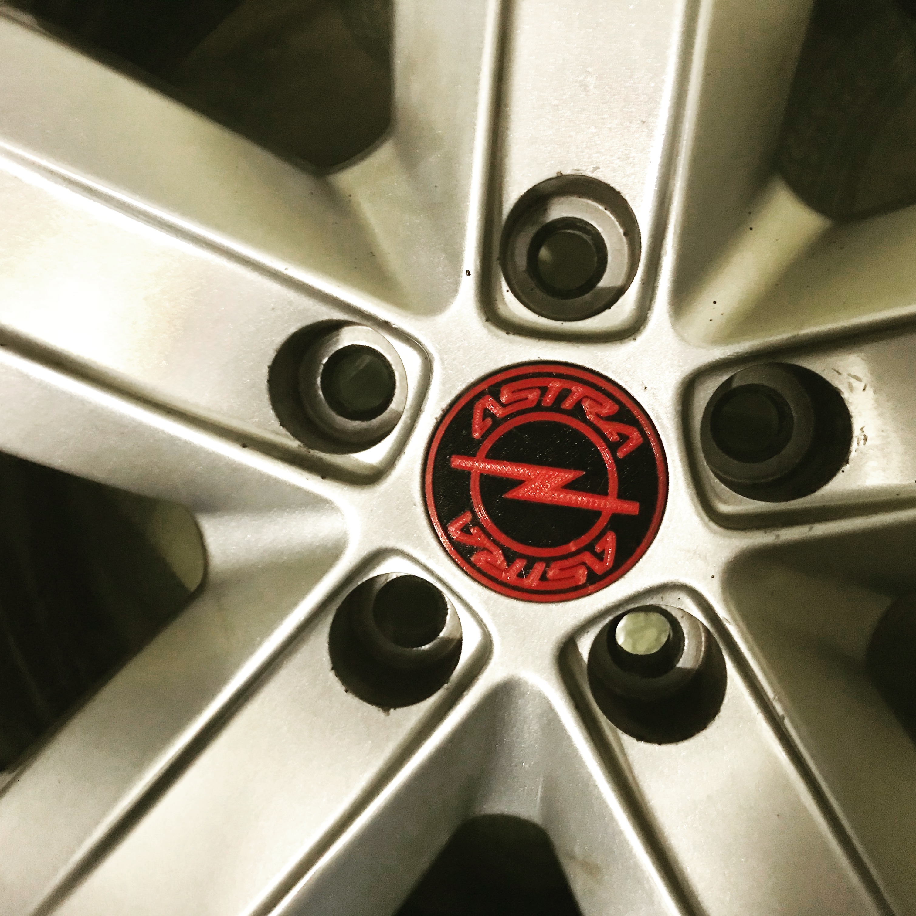 Opel Astra wheel rim cap