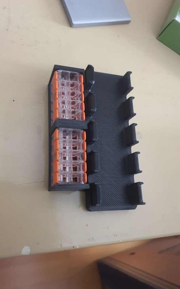 RatRig VCore 4 cable guide with dual Wago 221 420