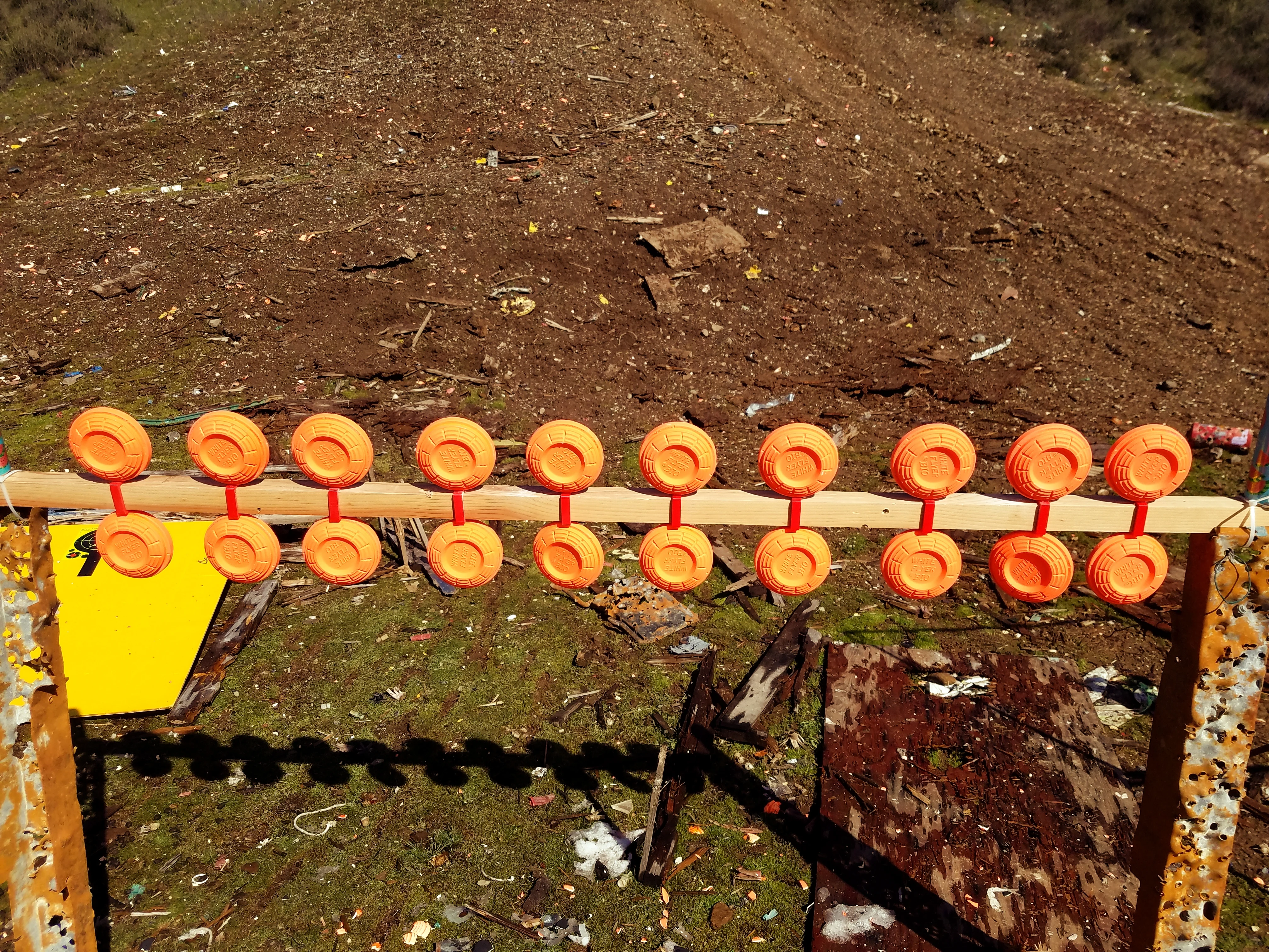 Clay Pigeon Target Clips For 2x2 Wood Stud