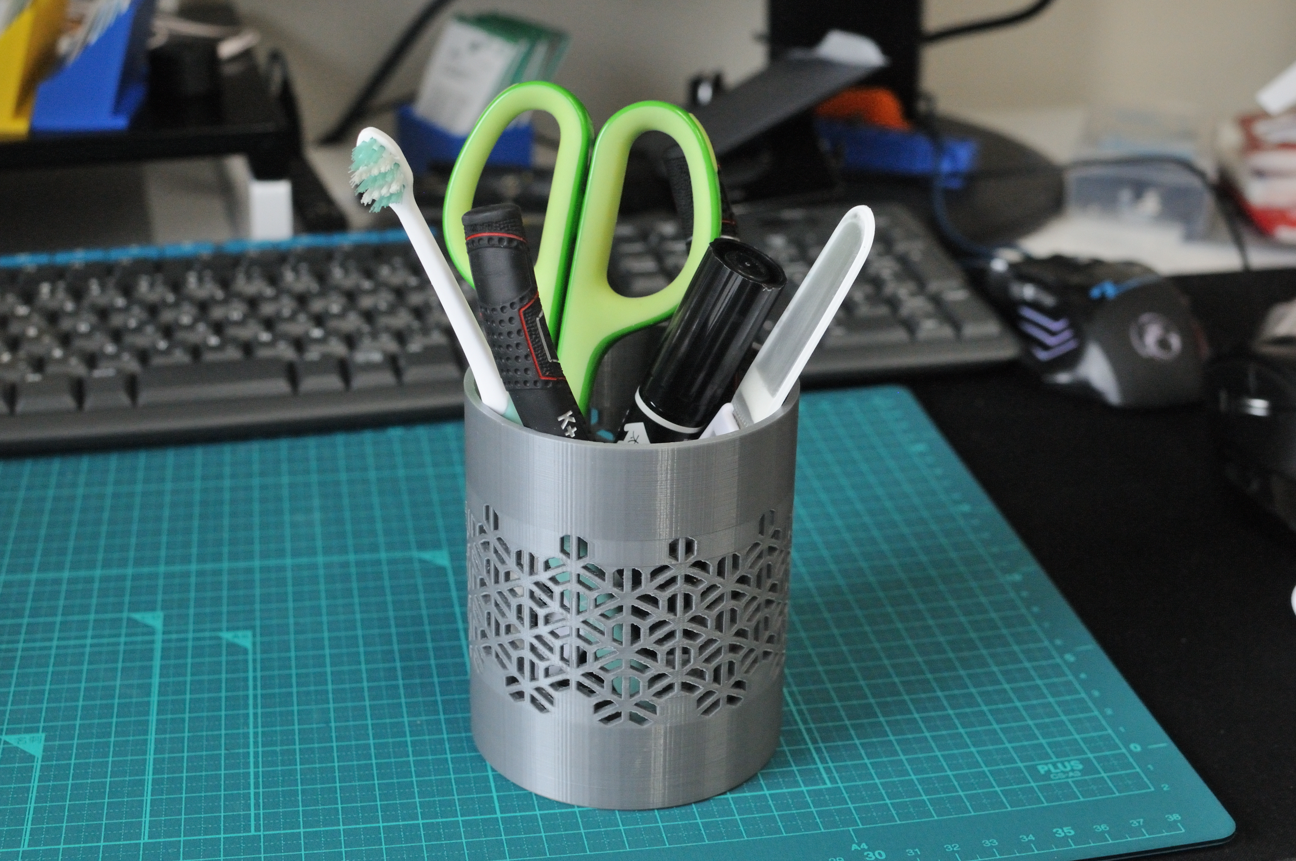 Japanese Traditional Pattern (Bishamon-kikkou)  Pen Holder