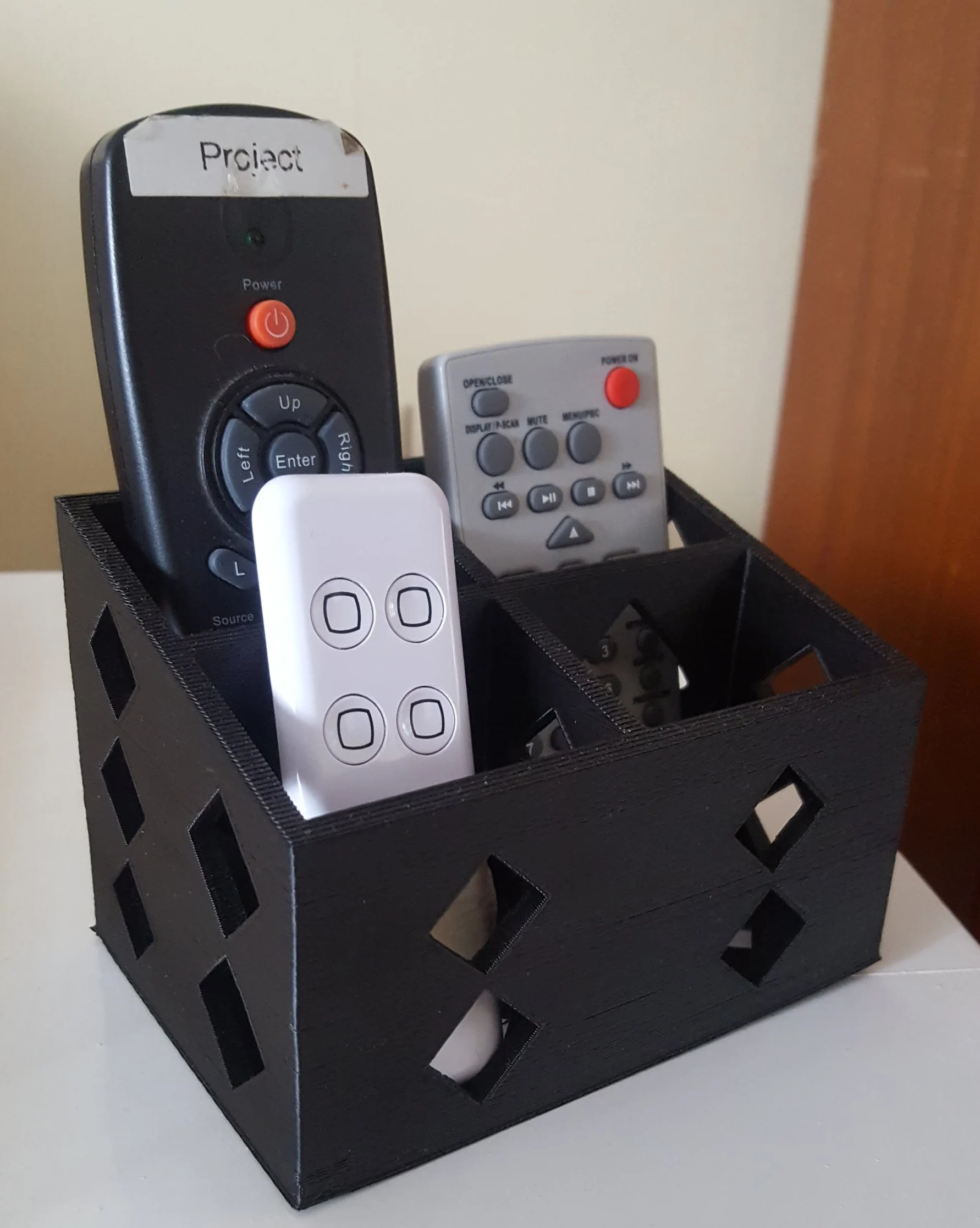 Simple 4 Remote Organizer