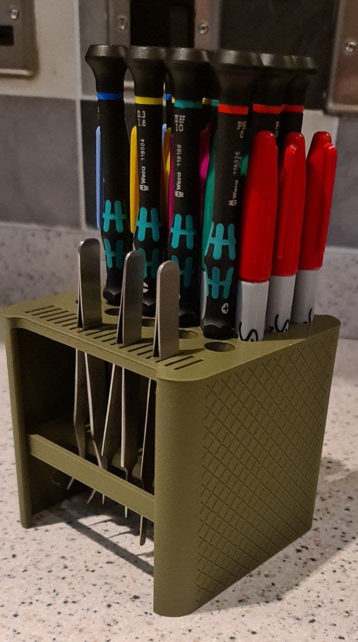 DESK TIDY FOR SHARPIES, PRECISION SCREWDRIVERS, AND TWEEZERS