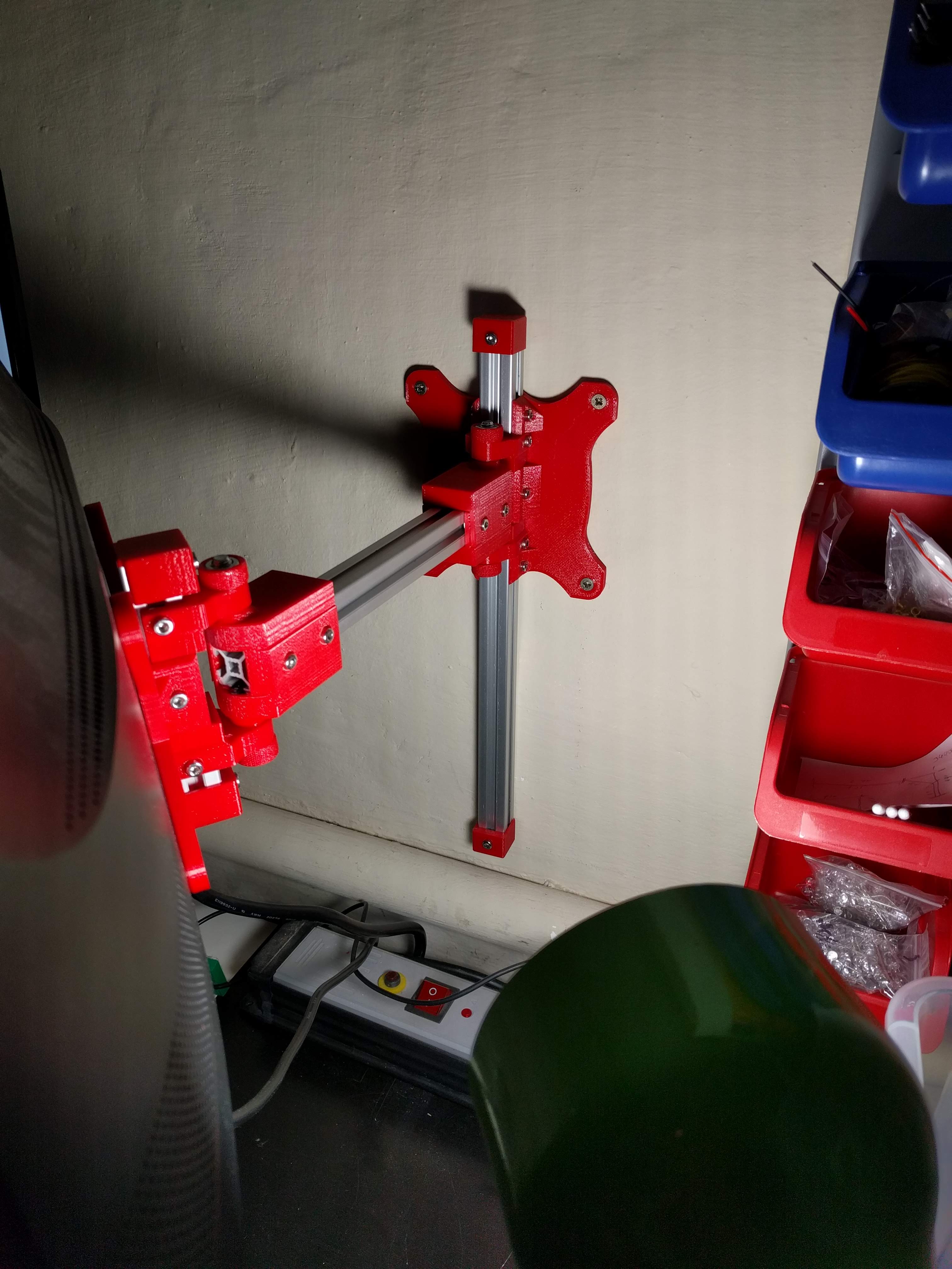 Monitor wallmount using 2020 extrusions