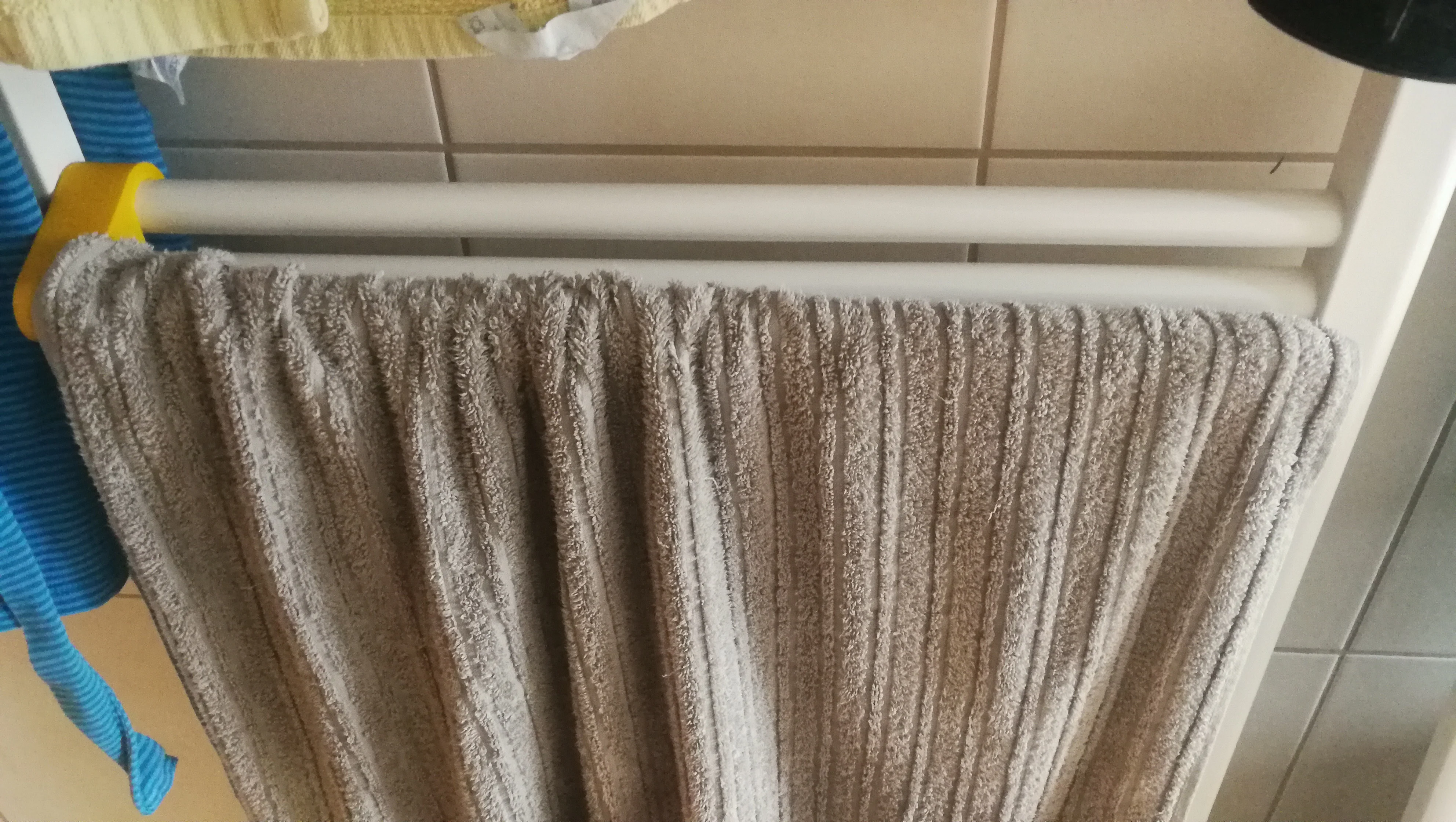 wall heater towel holder / Wandheizung Handtuch halter