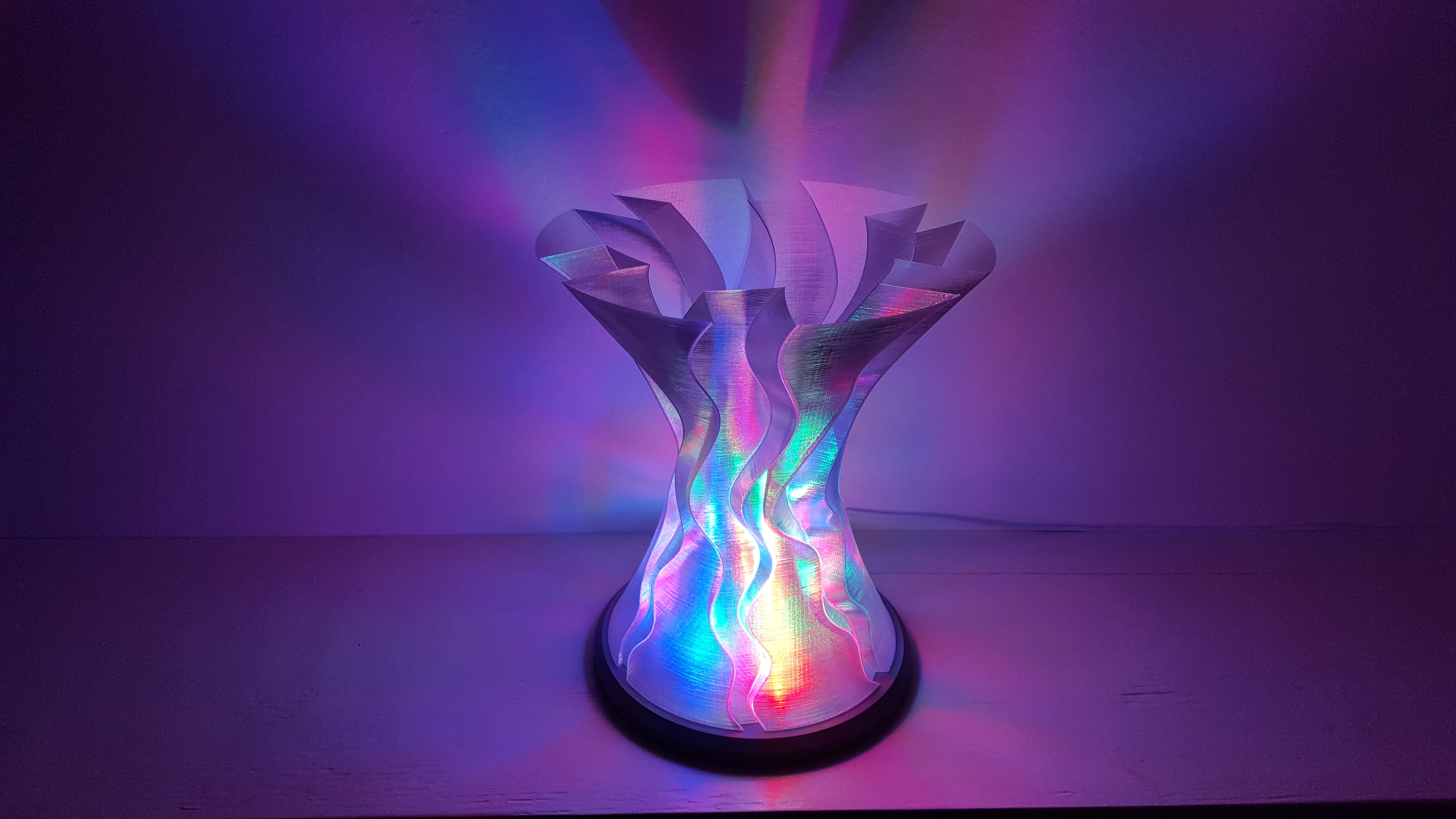 Parabolic Wave Carved Lampshade
