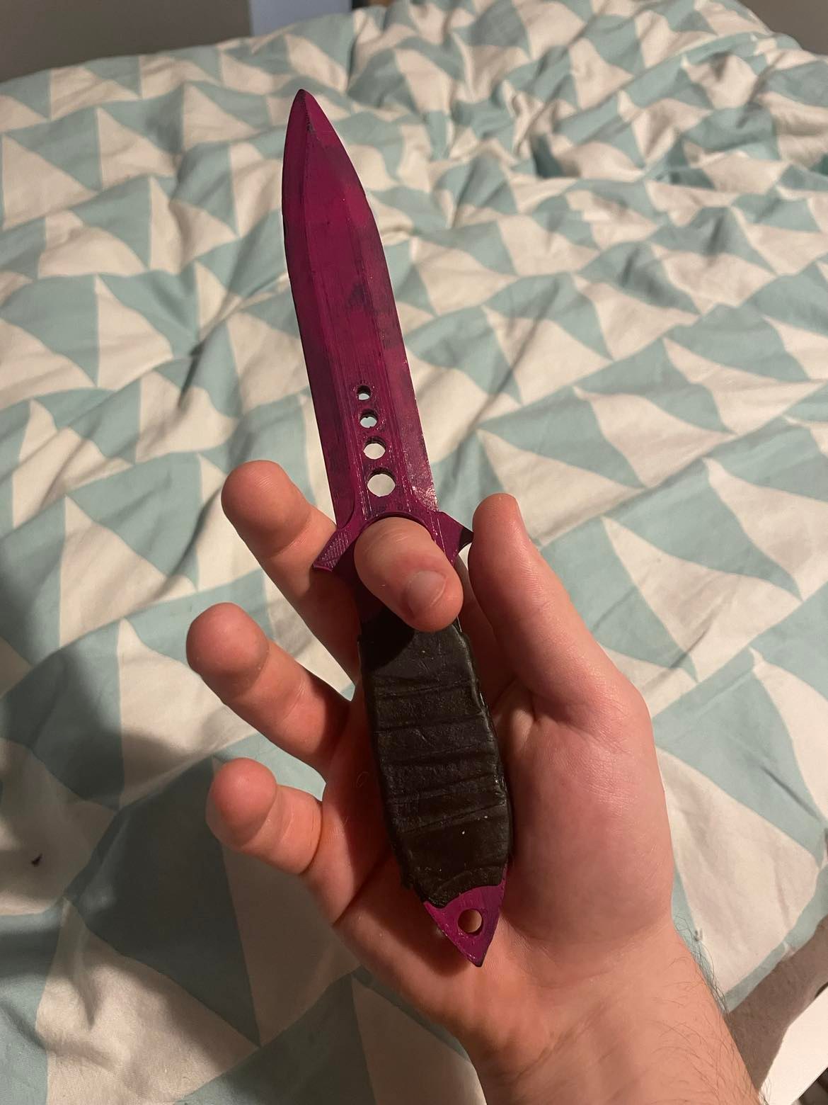 Skeleton Knife (CS:GO/CS2)