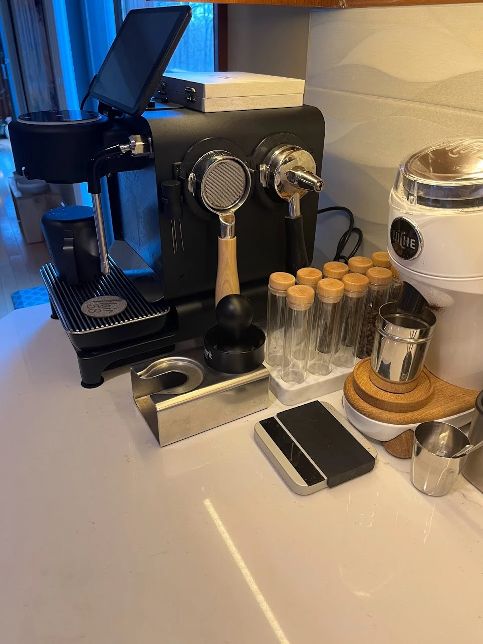 Decent Espresso DE1Pro Portafilter Rail with WDT tool holder