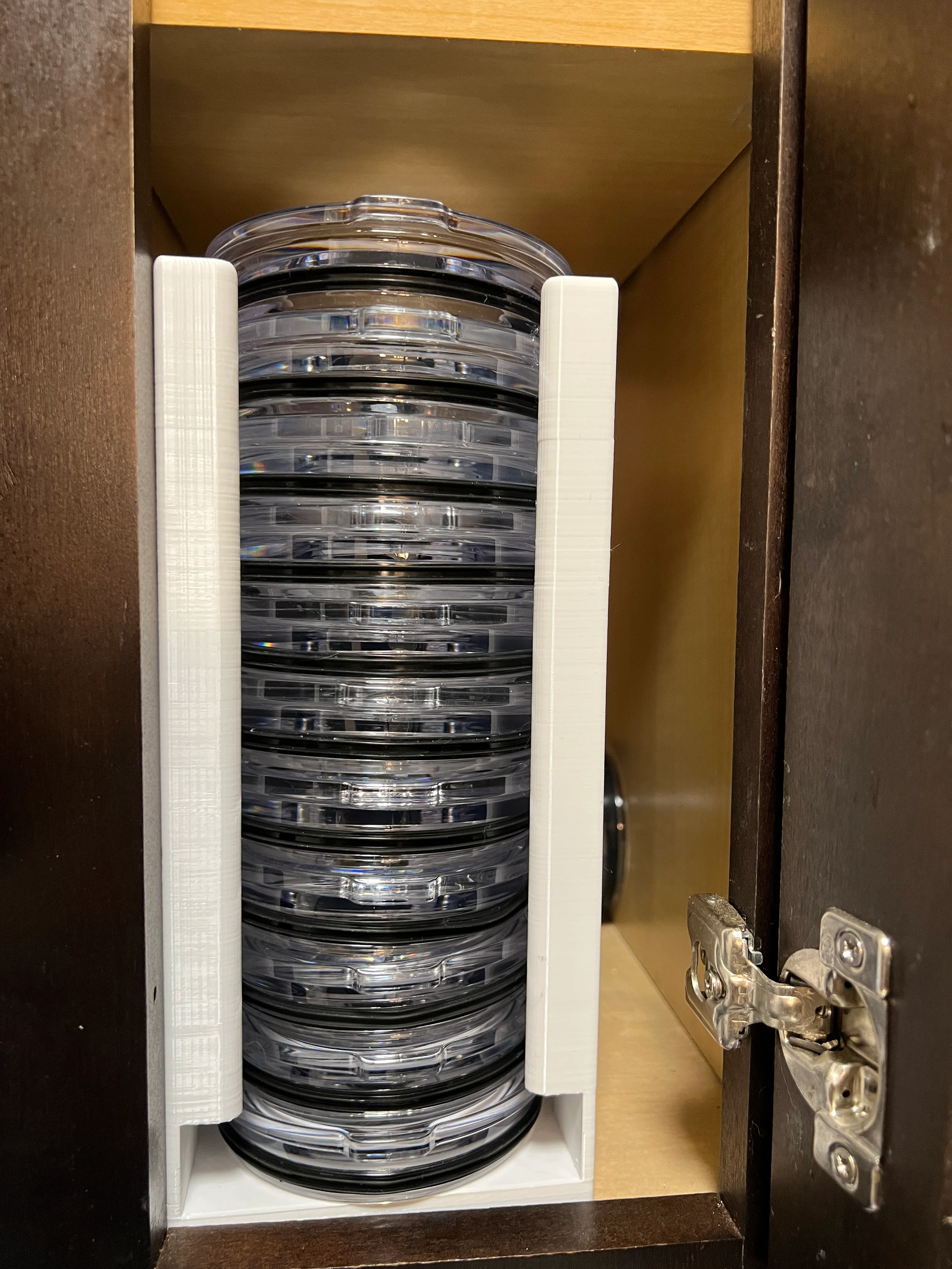 Yeti lid holder/dispenser