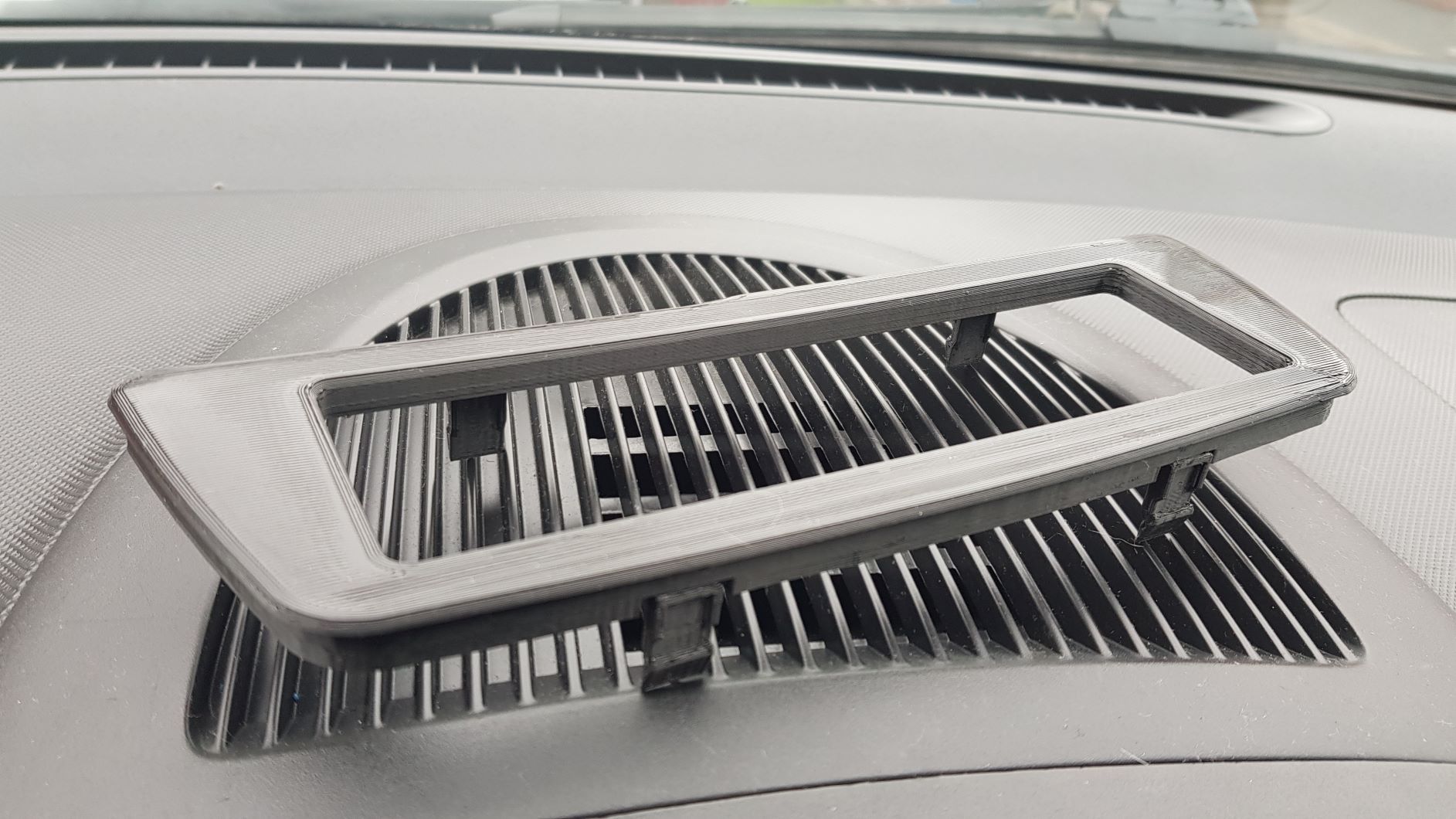1-DIN frame for Peugeot 107, Toyota Aygo or Citroën C1