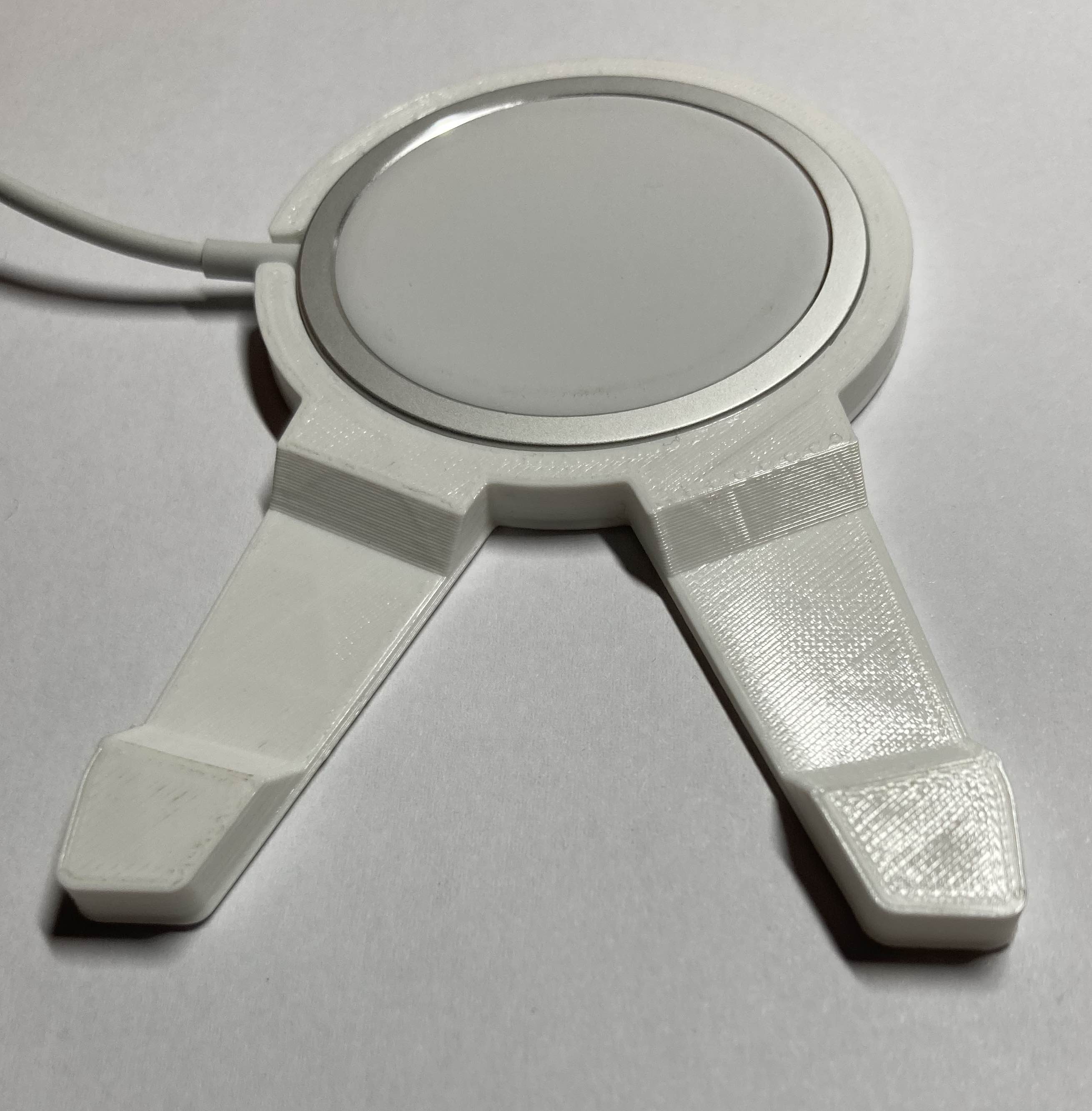 Wireless Charger Holder (allows to press home button)