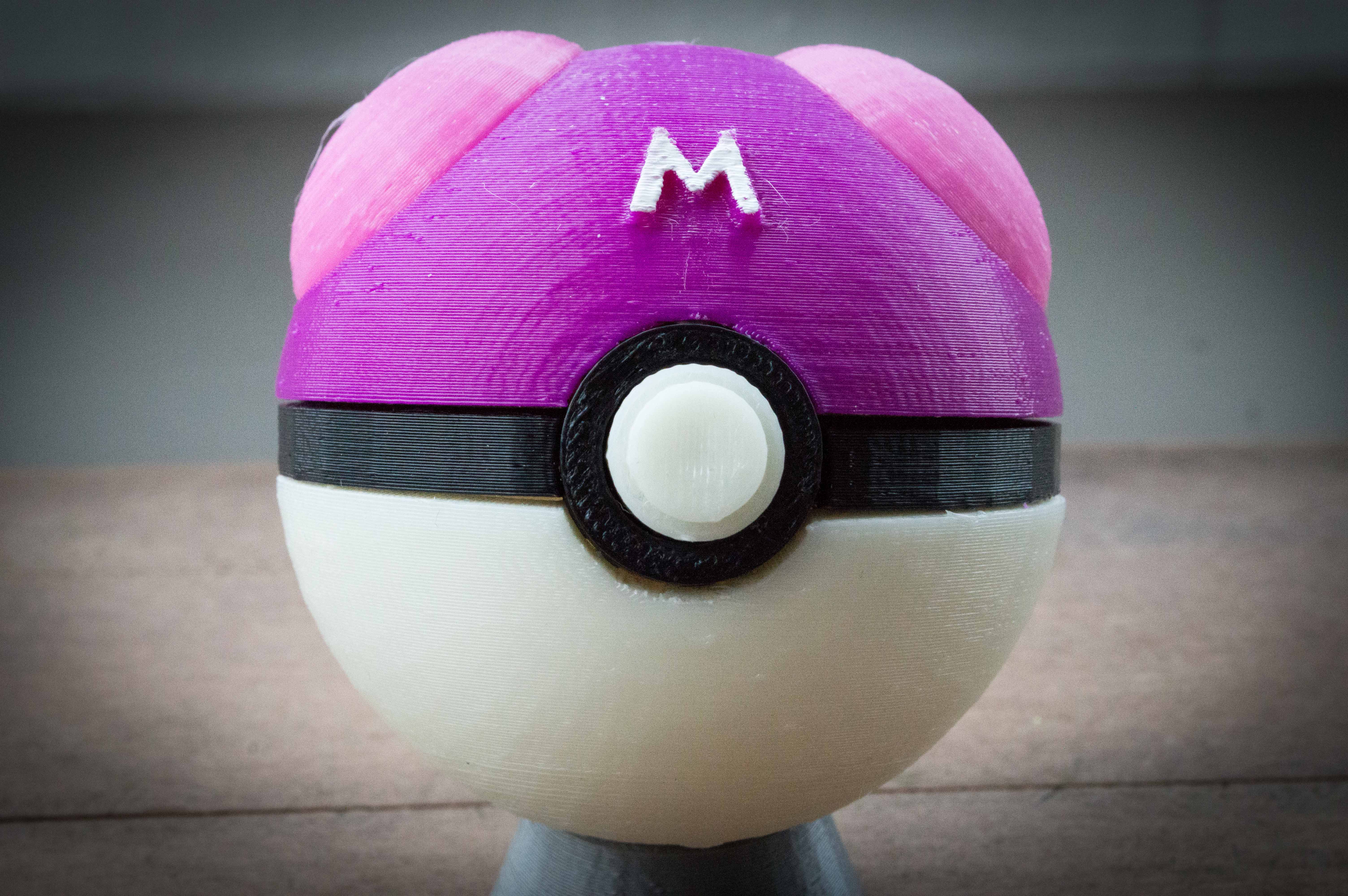 Fixed 'M' Masterball, with magnetic clasp
