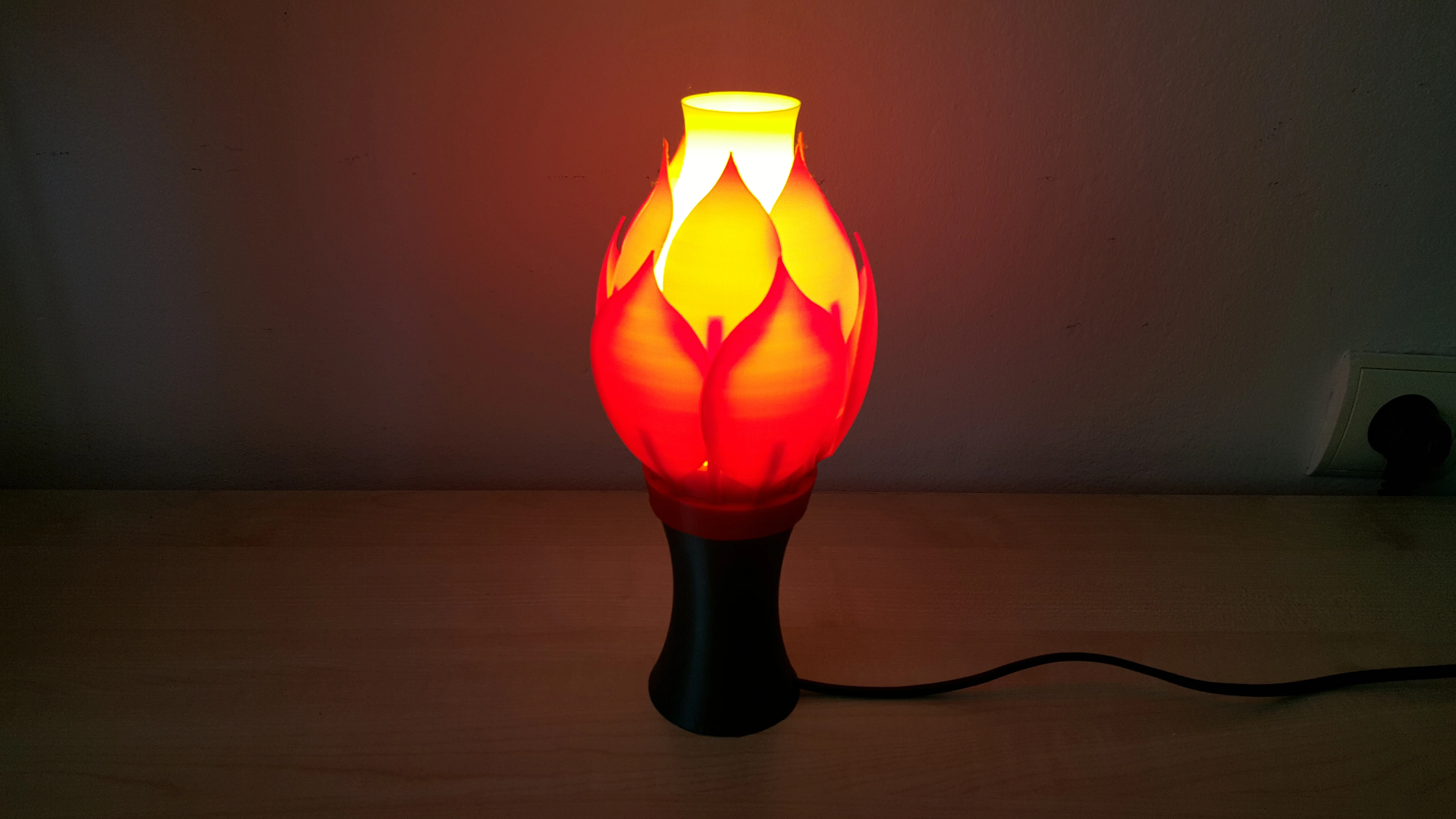 Blossoming Lamp for E14 bulb - version B