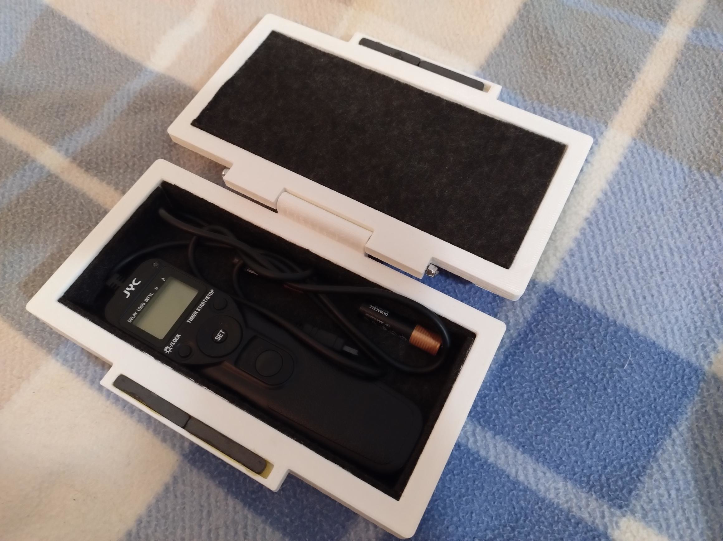 Little box for intervalometer for Nikon