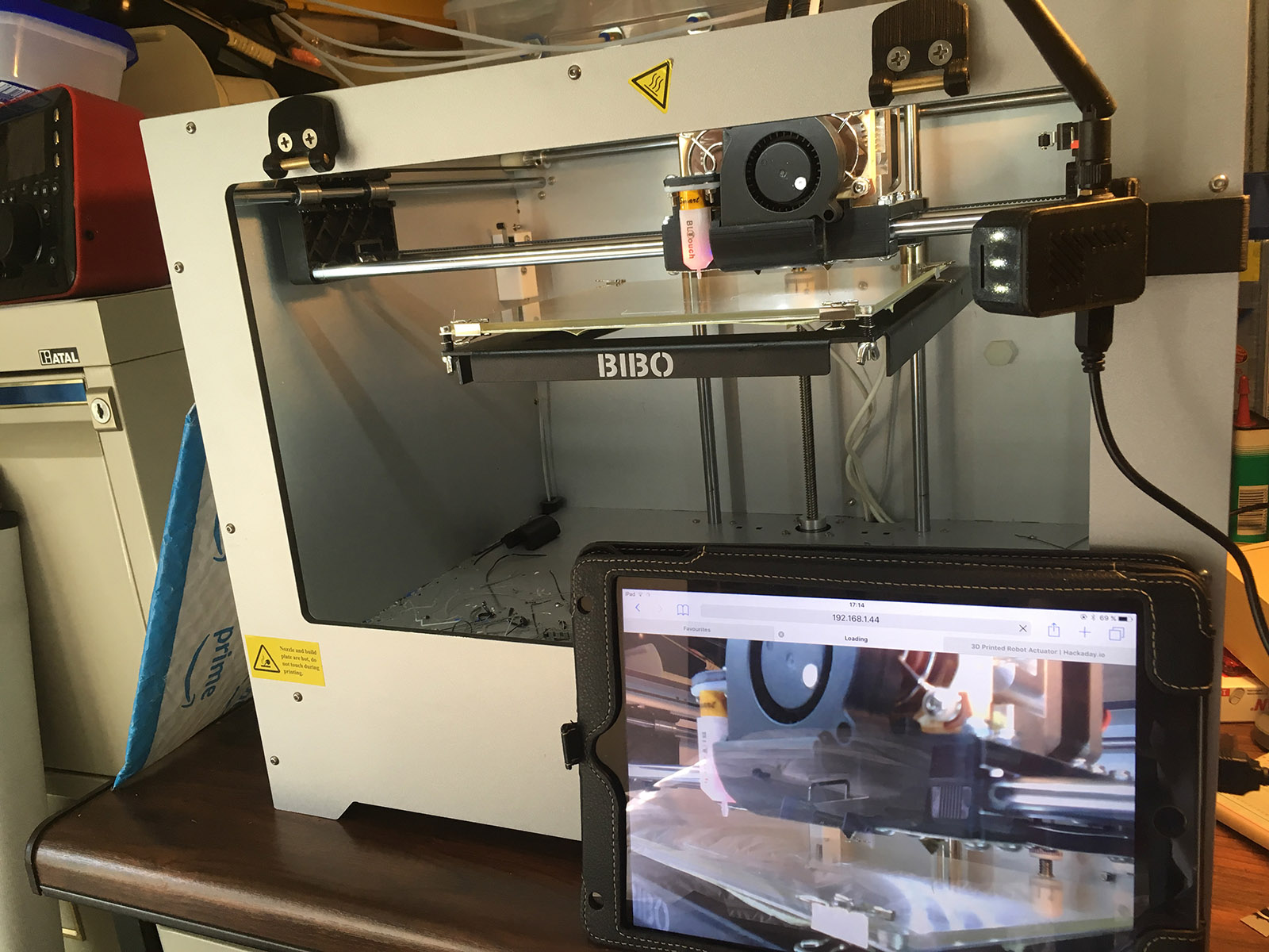 The $10 webcam, ESP32-CAM + IPEX-to-SMA antenna, magnetic case