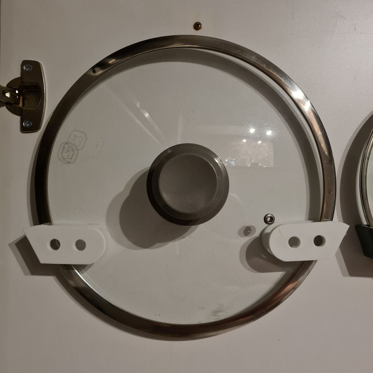 door organizer. Lid holder for pots and pans