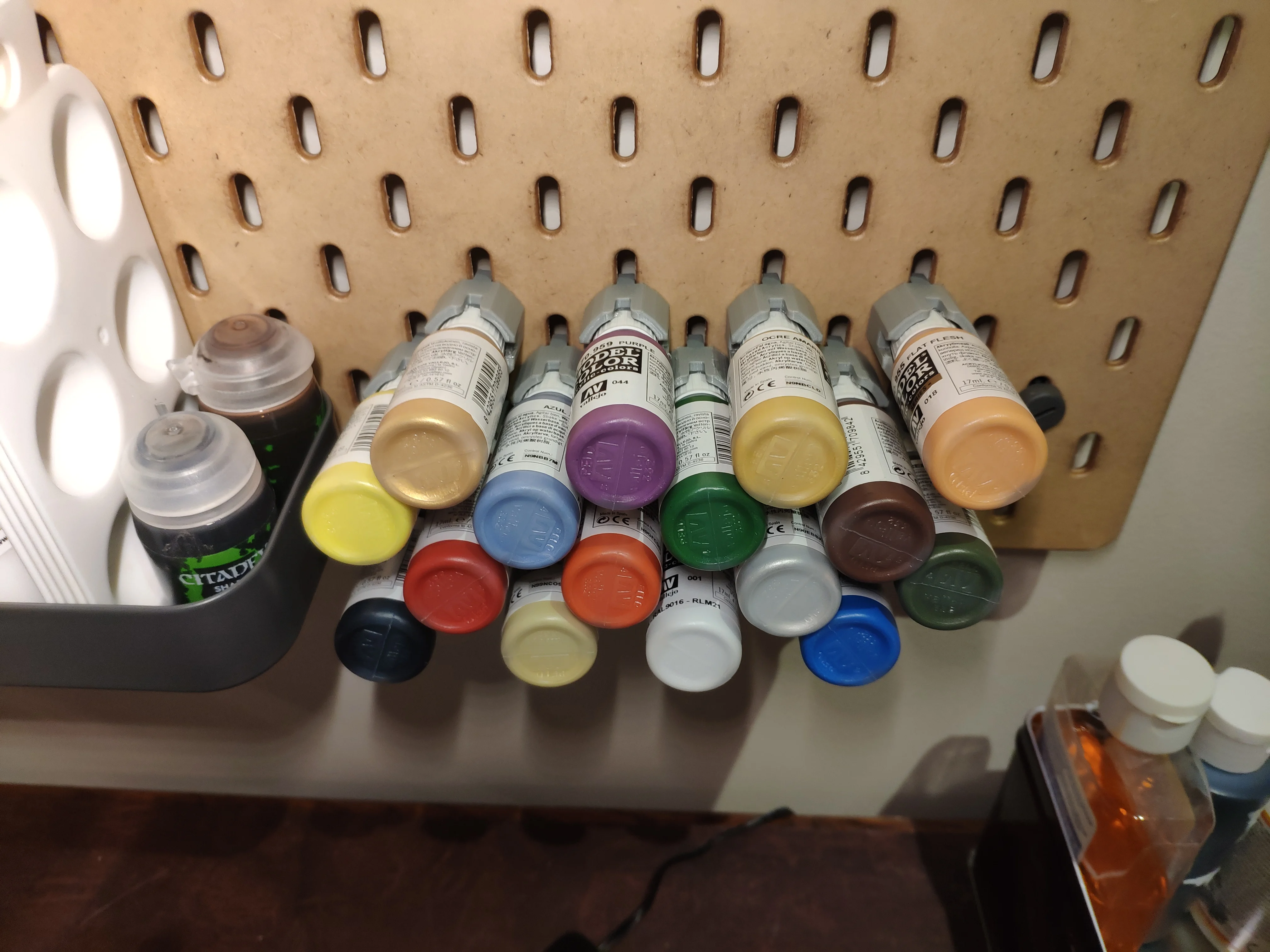 Skadis Vallejo paint holder