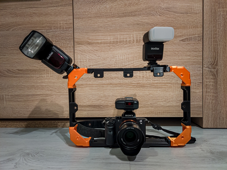 Przytrzymywacz - speedlite rail handle mounting system